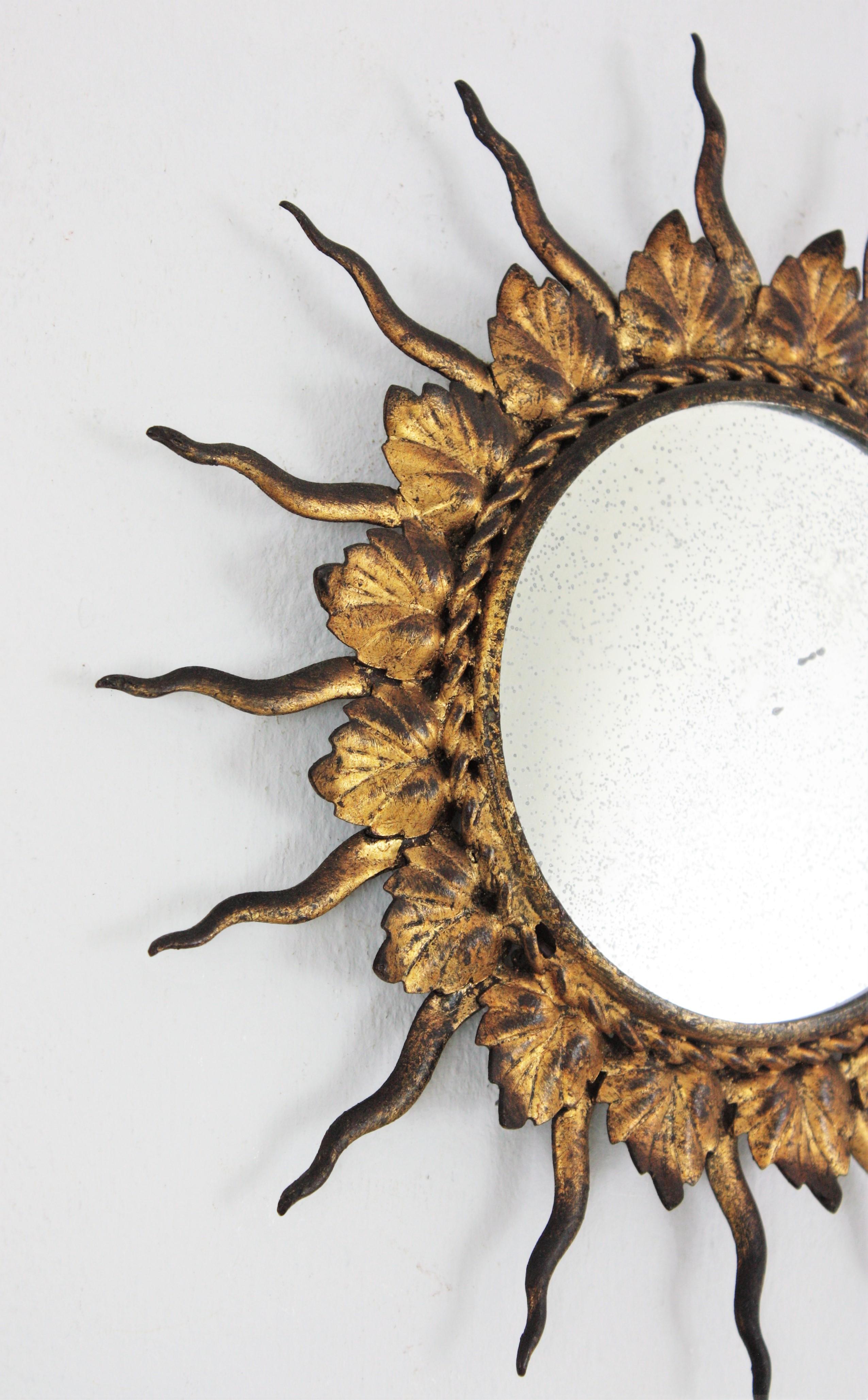 French Sunburst Mirror in Gilt Iron, Small Scale For Sale 1