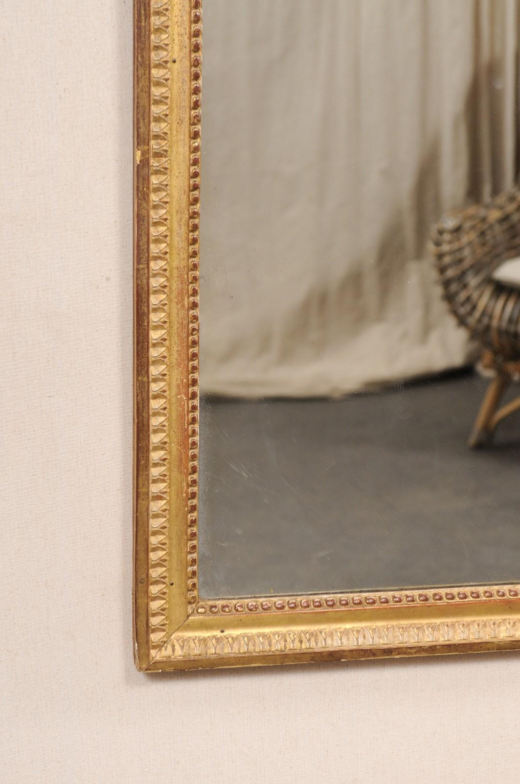 Specchio francese dorato con stemma intagliato di Pierce, XIX secolo. in vendita 3