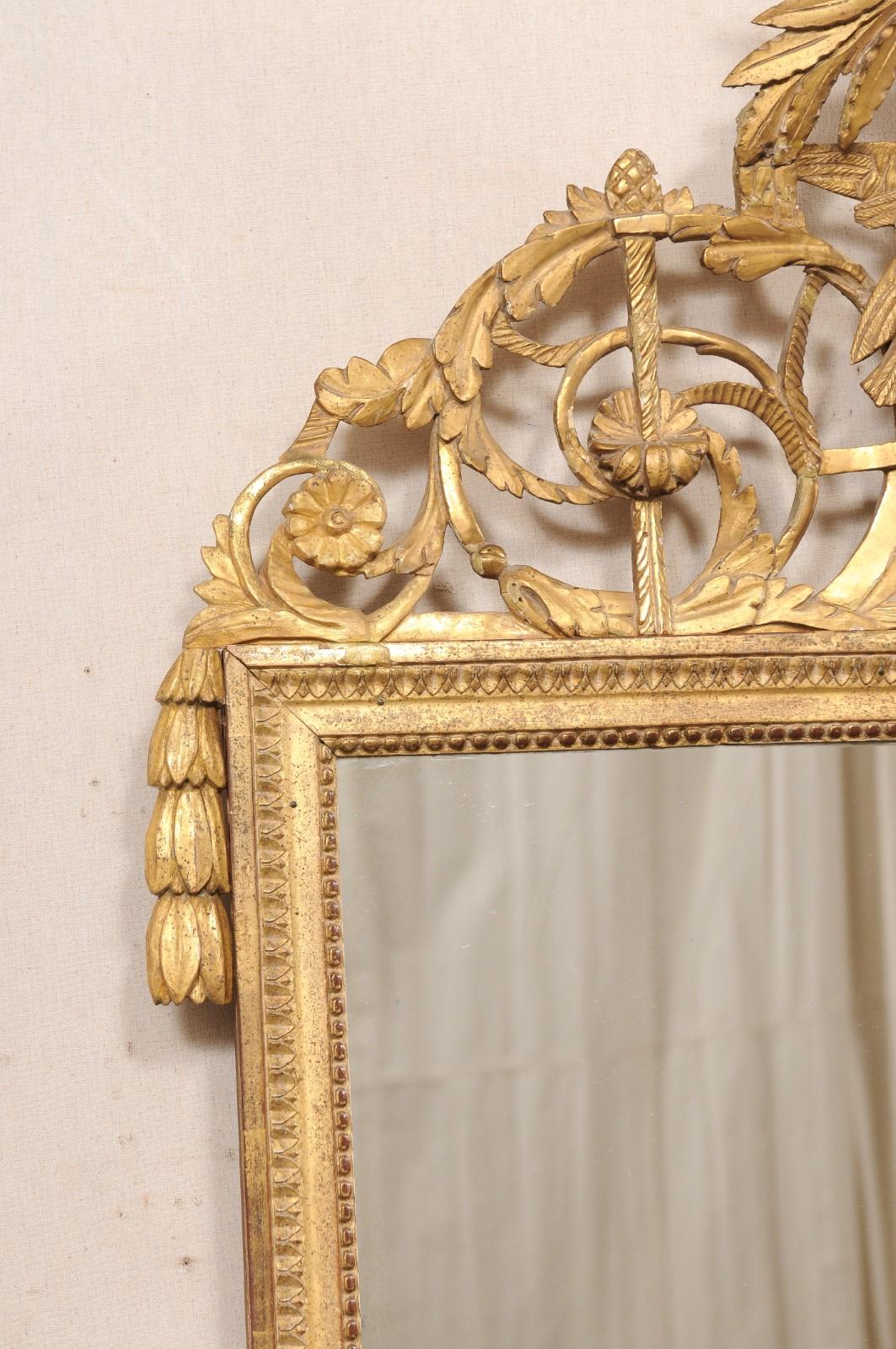 Specchio francese dorato con stemma intagliato di Pierce, XIX secolo. in vendita 4