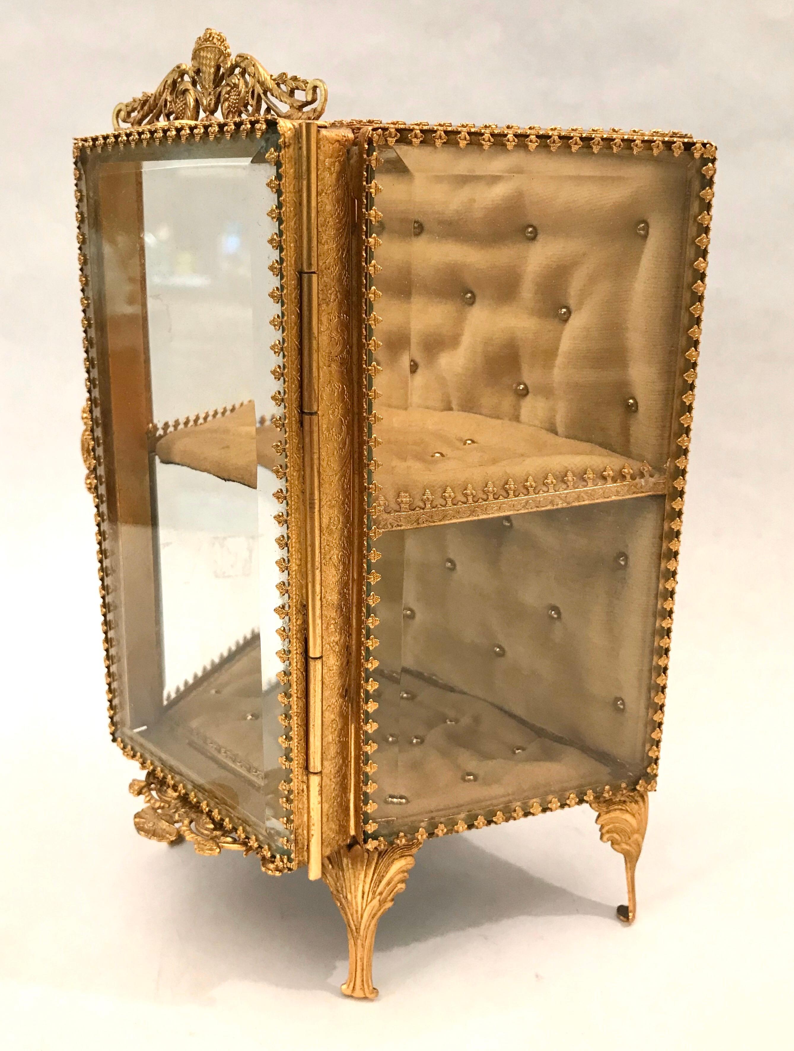 French Gilt Ormolu Miniature Vitrine Jewelry Box Display In Good Condition For Sale In Lake Success, NY