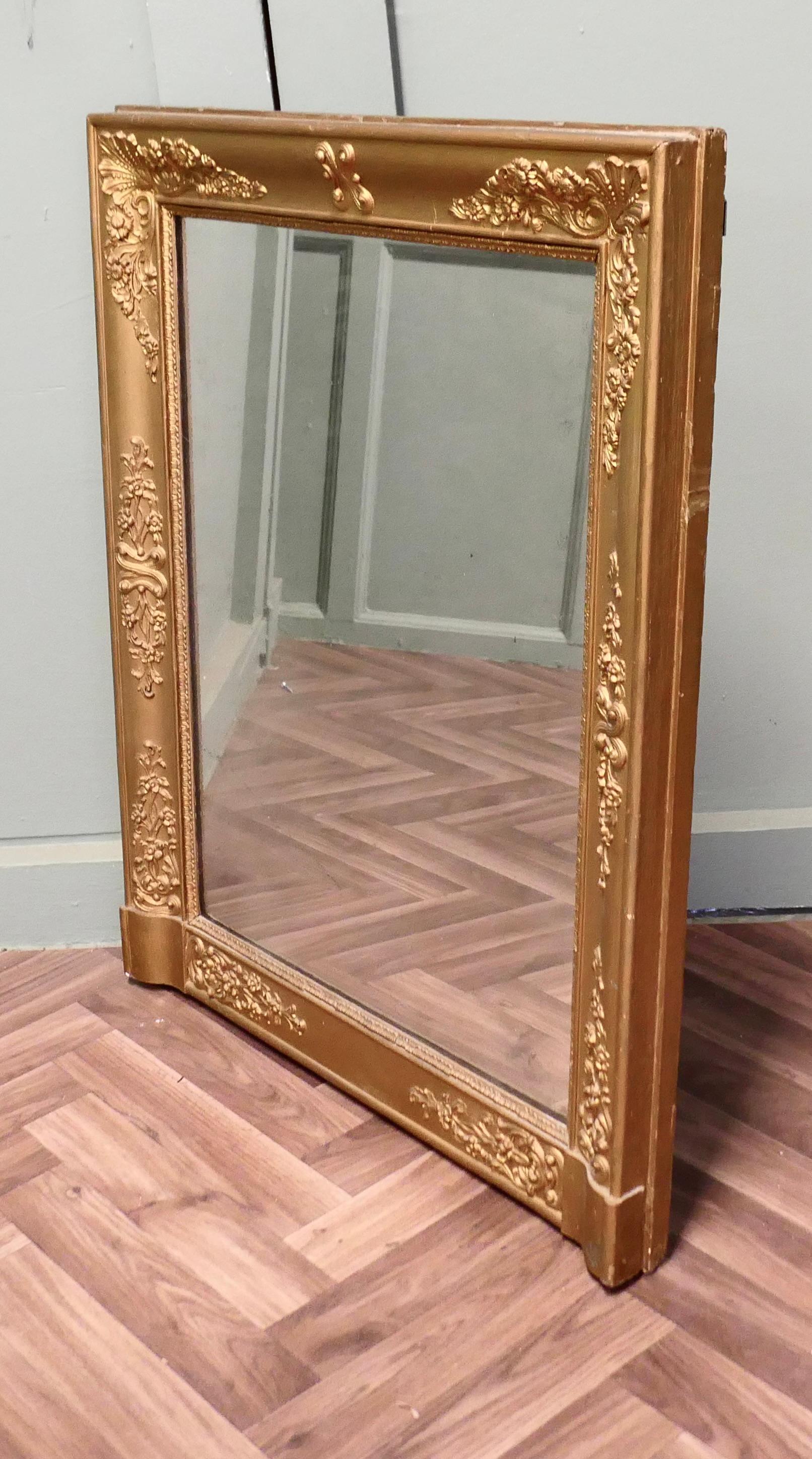 Sobremantel dorado francés, Espejo de pared  Se trata de una pieza muy atractiva en venta 1