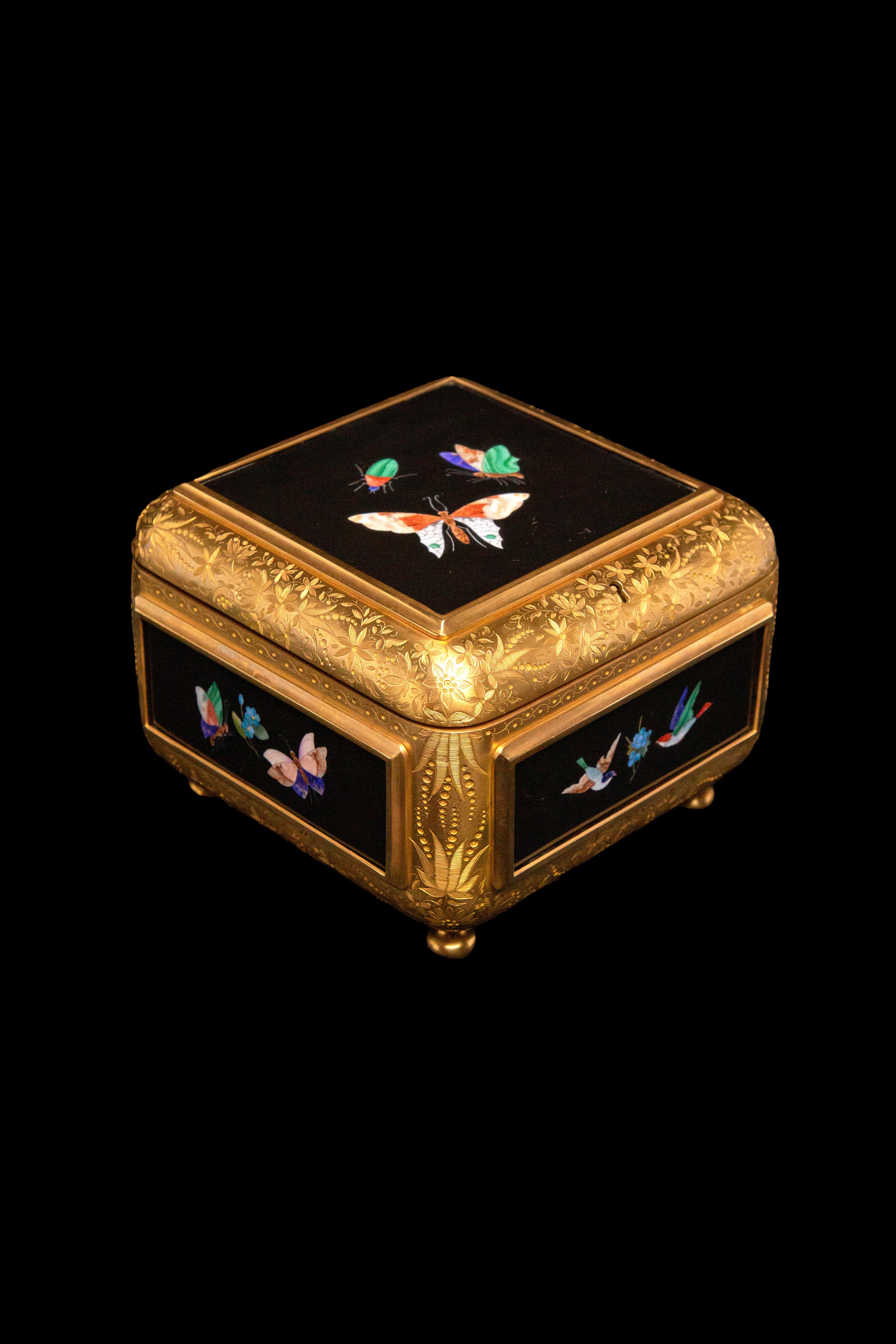 French Gilt Pietra Dura Engraved Bronze Box In Excellent Condition In New York, NY