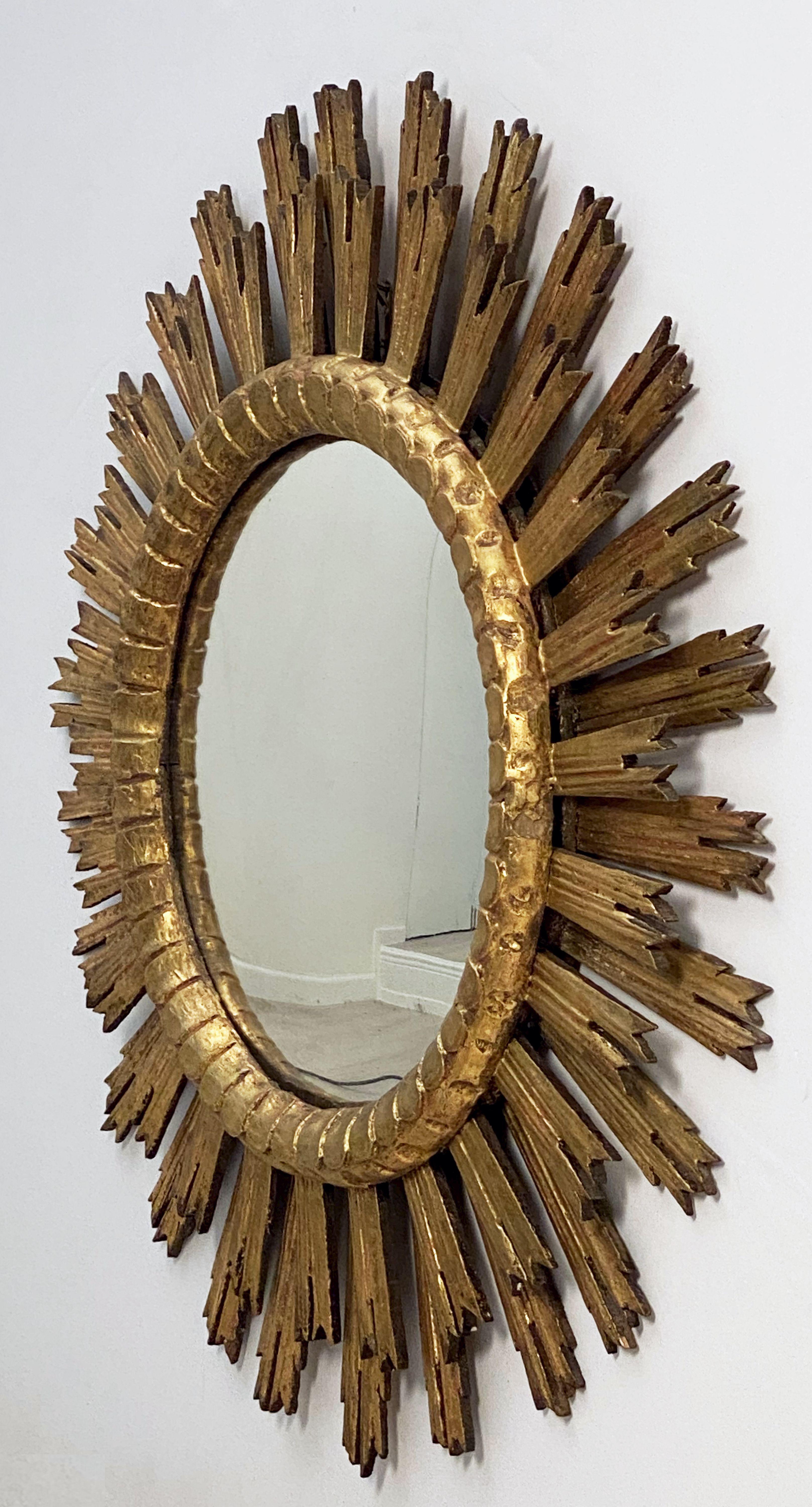 French Gilt Starburst or Sunburst Convex Mirror (Diameter 30) In Good Condition In Austin, TX
