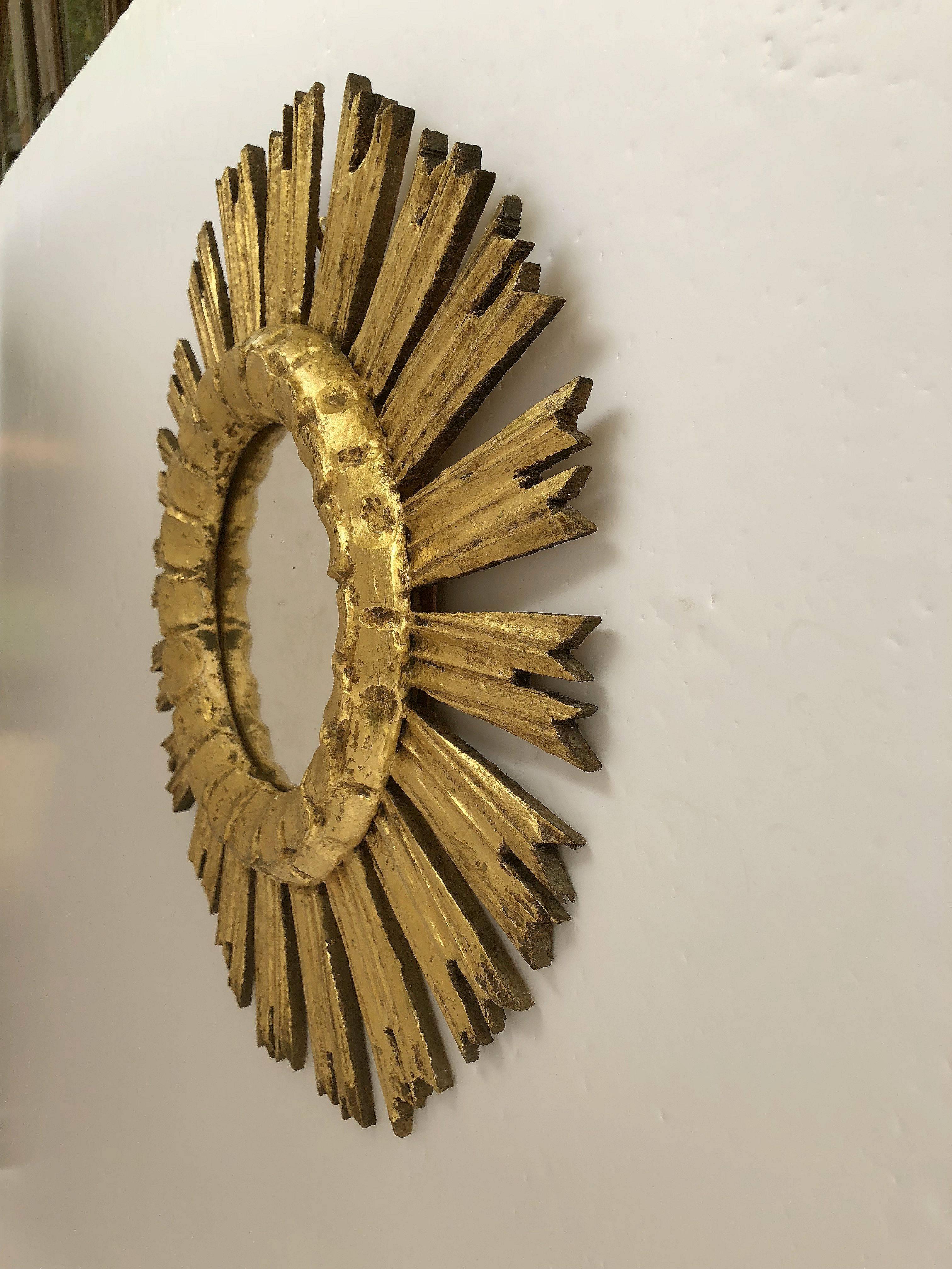 French Gilt Starburst or Sunburst Mirror (Diameter 16) In Good Condition In Austin, TX