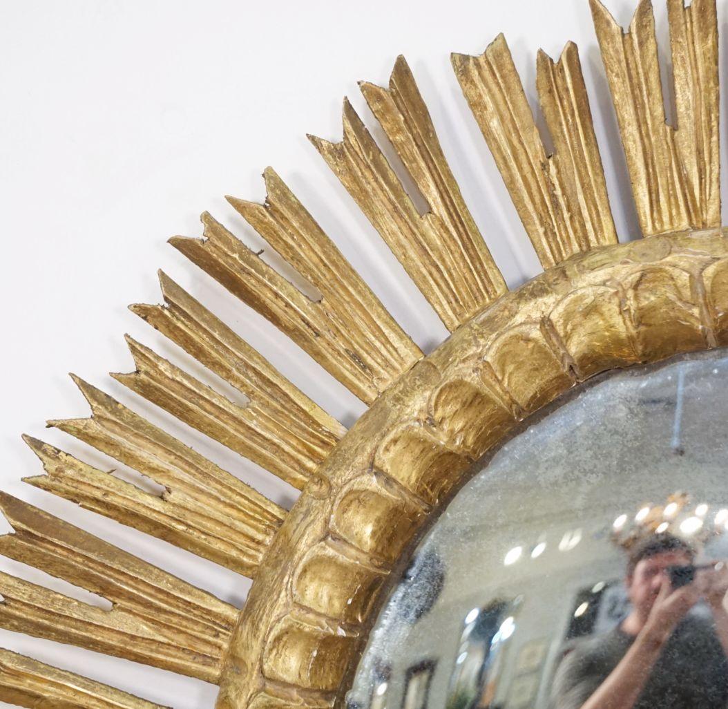 French Gilt Starburst or Sunburst Mirror With Convex Glass (Dia 25) In Good Condition In Austin, TX