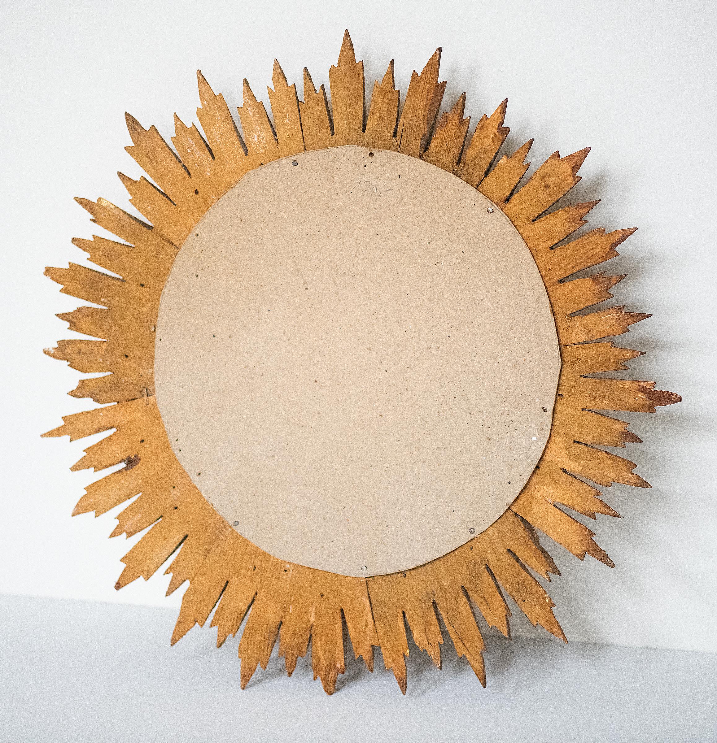 French Gilt Sunburst or Starburst Convex Mirror (Diameter 16 1/2) For Sale 2