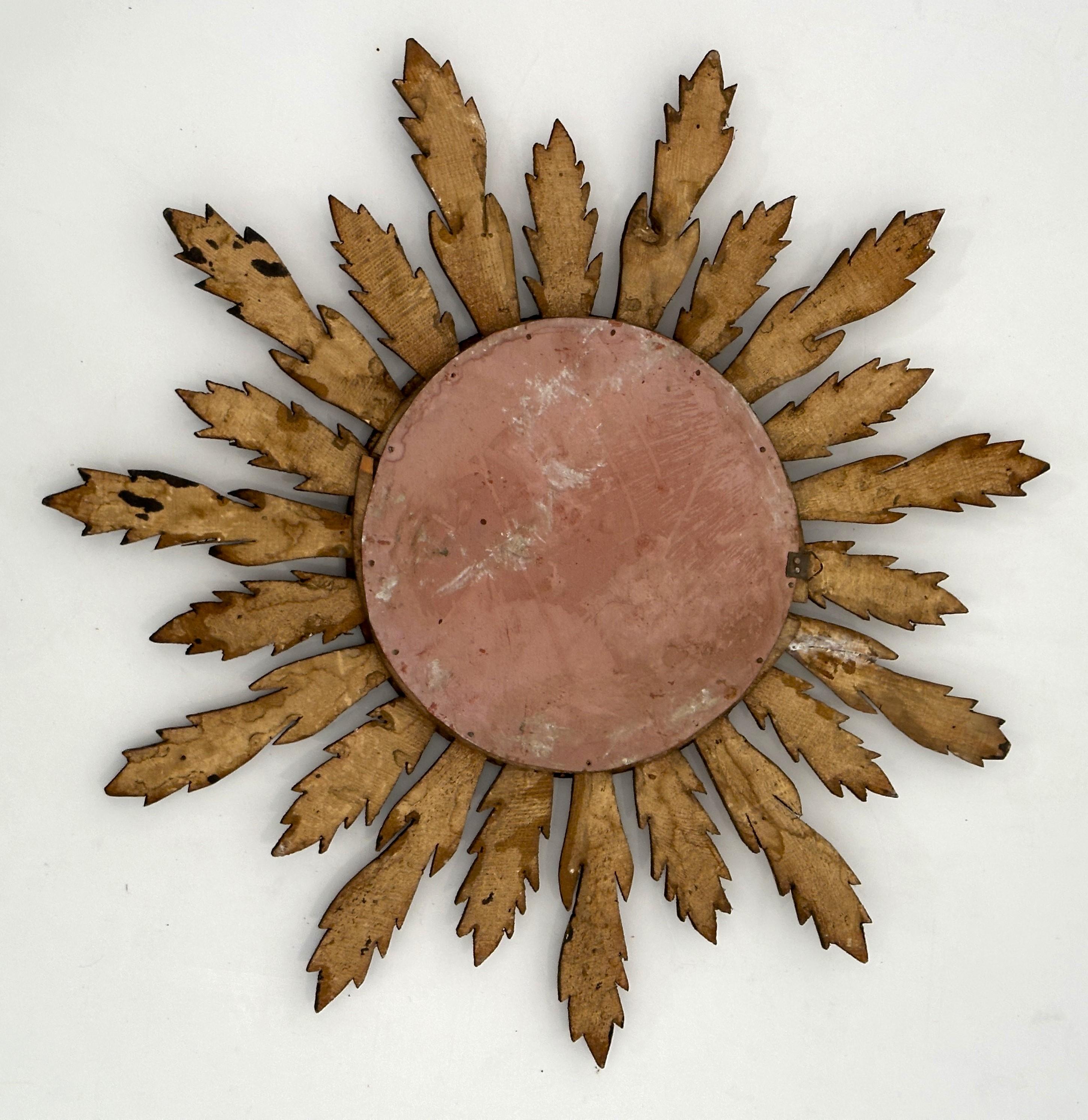 French Gilt Sunburst or Starburst Convex Mirror (Diameter 28 1/8) For Sale 4