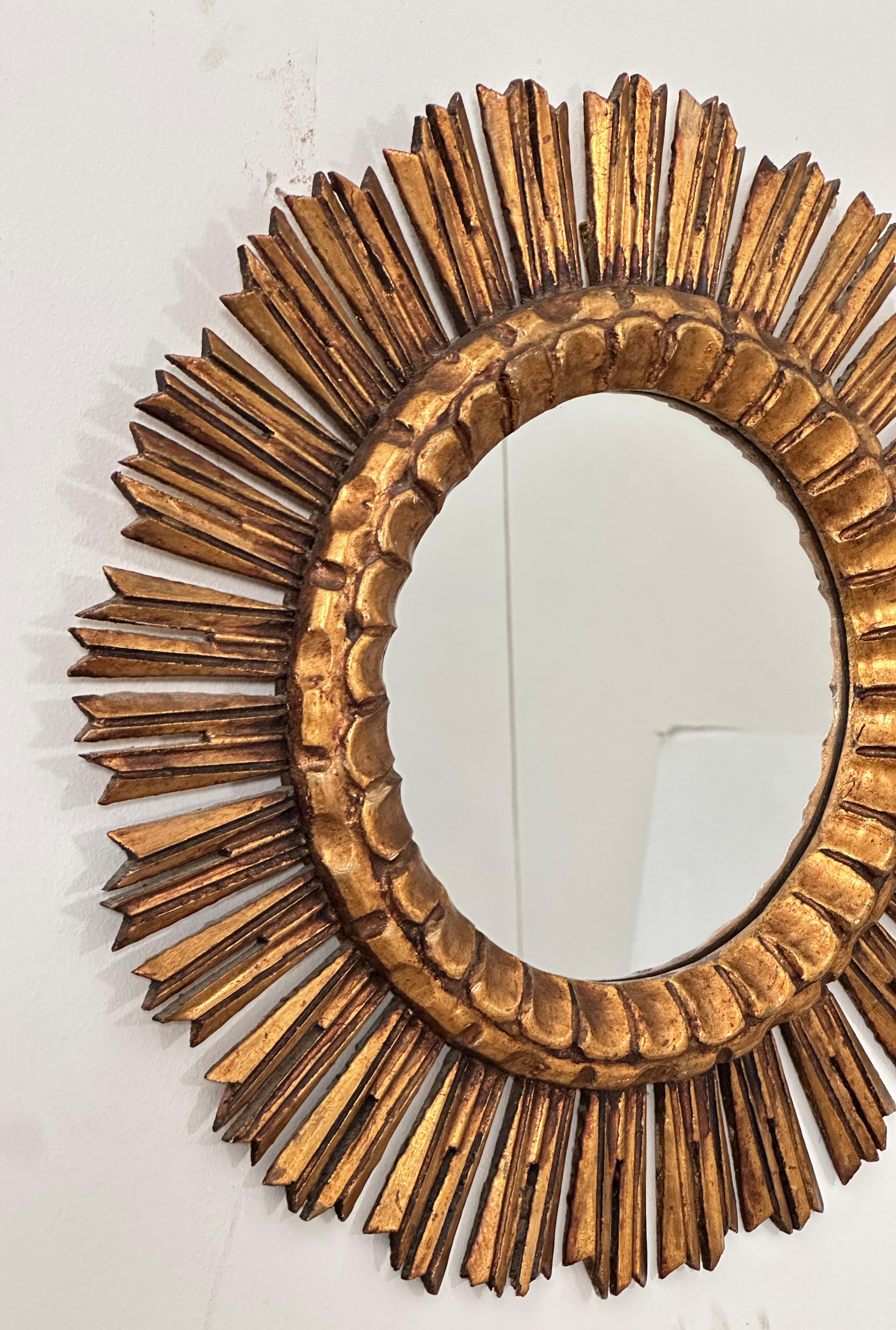 Mid-Century moderno Specchio dorato francese a raggiera o a stella (diametro 20) in vendita