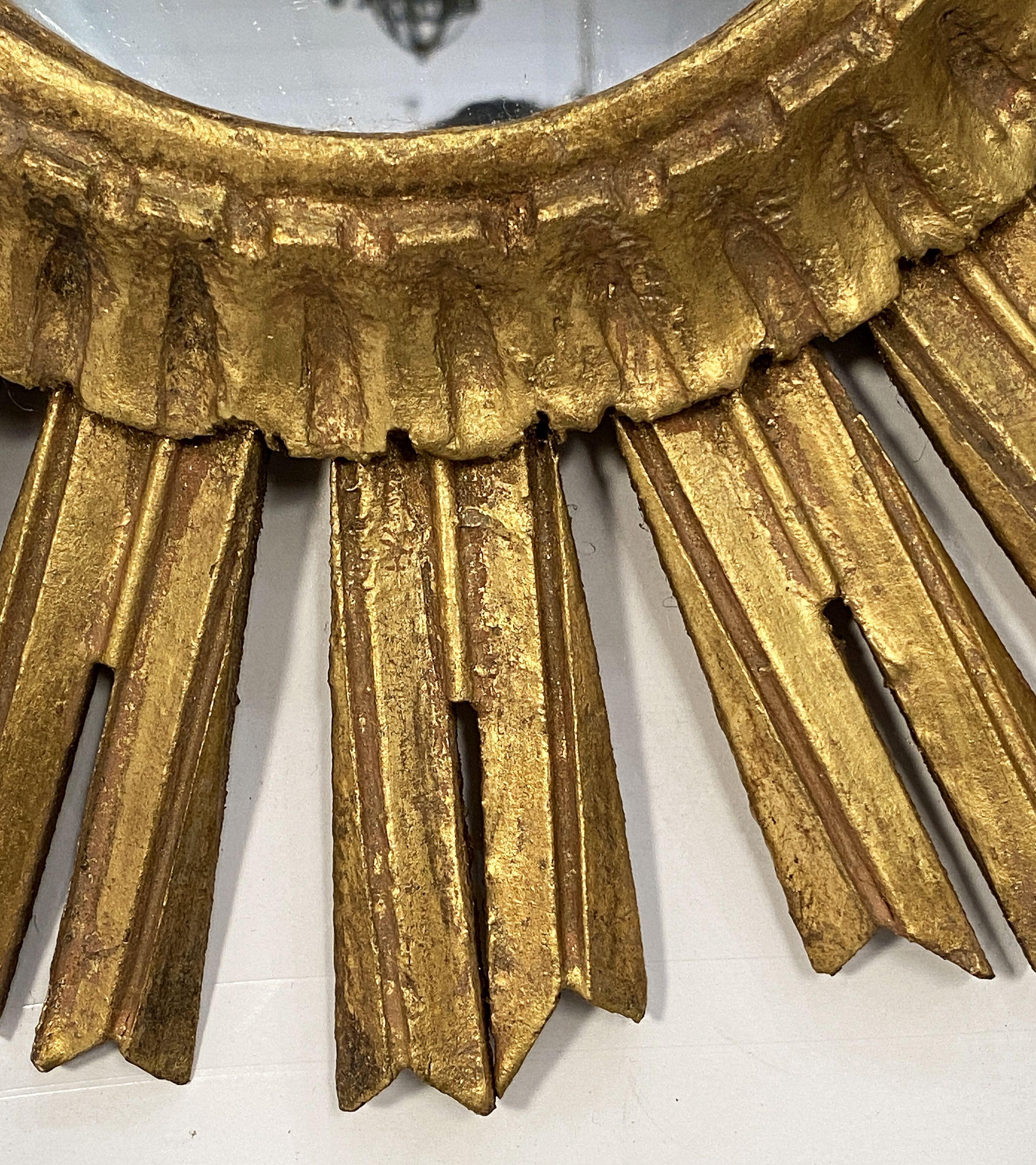 Miroir doré en forme de soleil ou d'étoile (diamètre 15 5/8) en vente 3