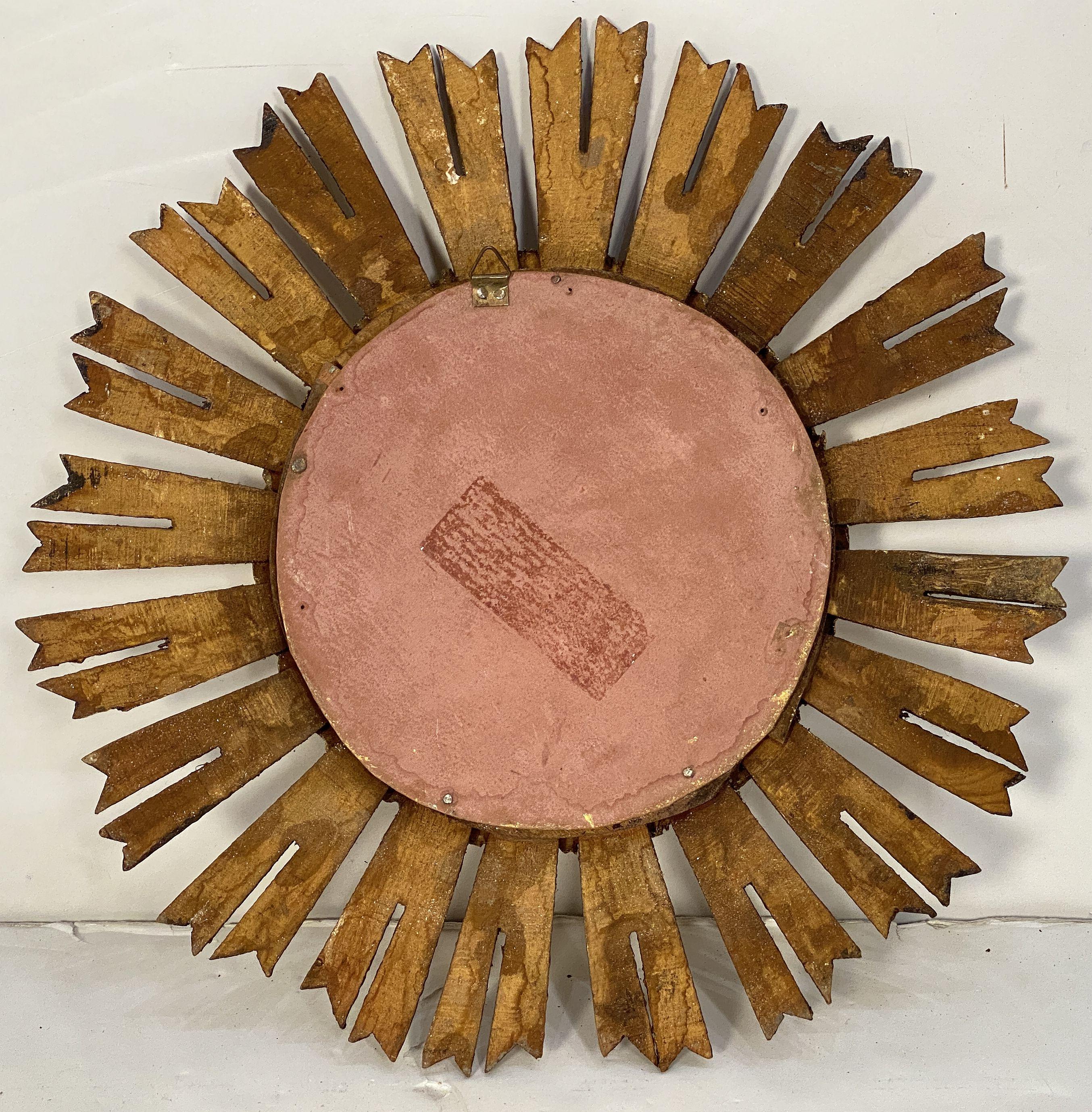 Miroir doré en forme de soleil ou d'étoile (diamètre 15 5/8) en vente 5
