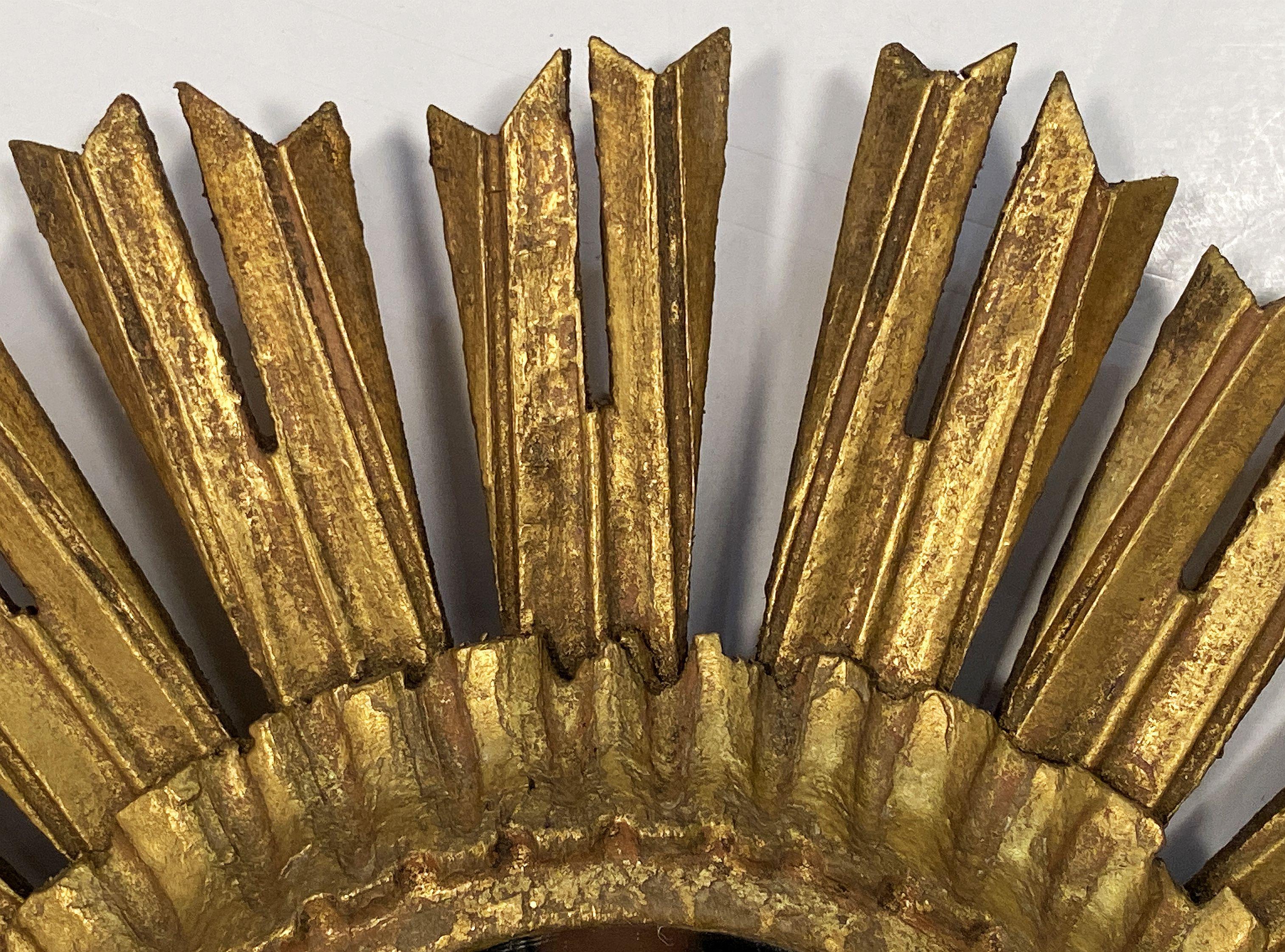 Miroir doré en forme de soleil ou d'étoile (diamètre 15 5/8) en vente 1