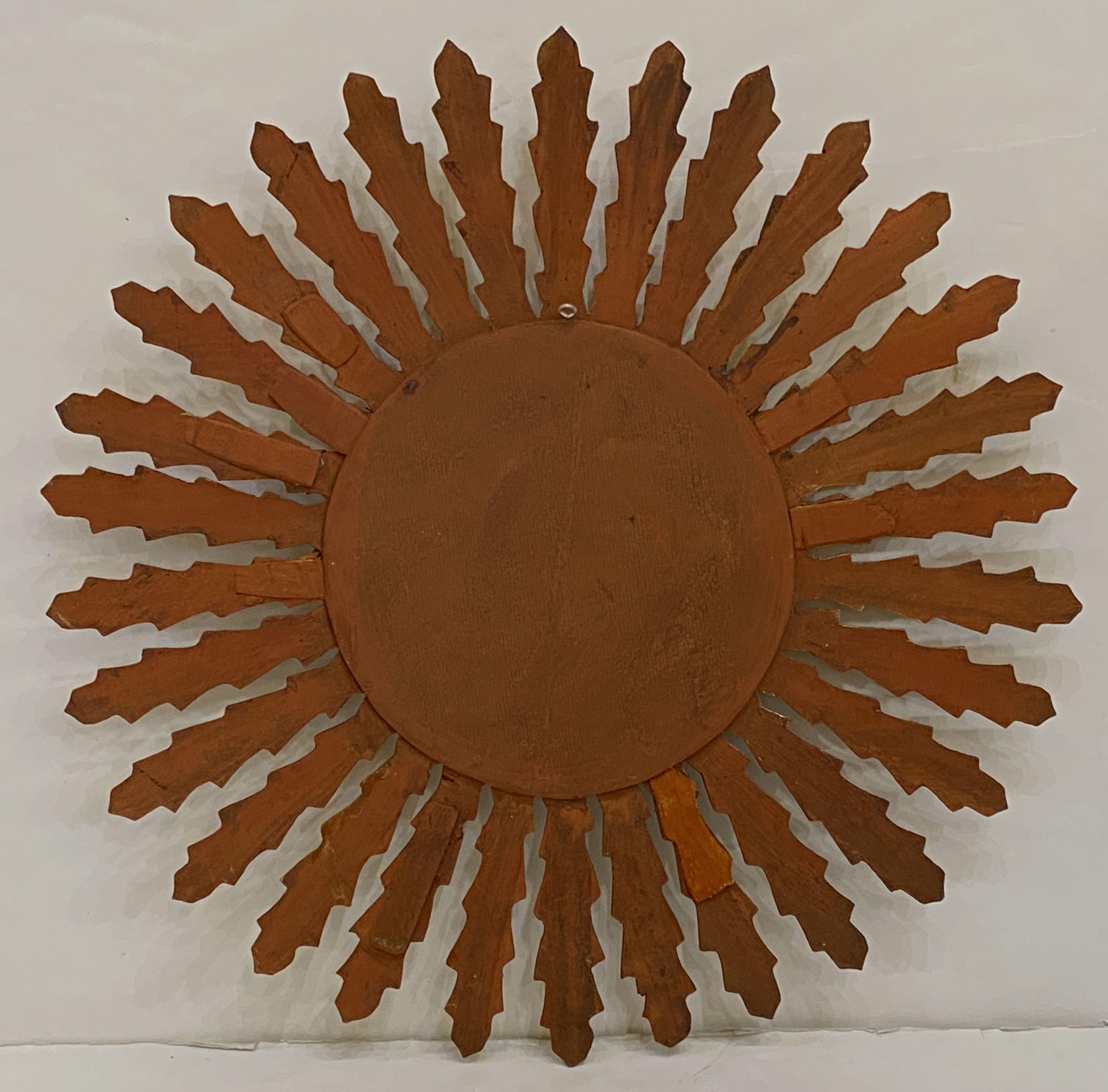 Französisch vergoldet Sunburst oder Starburst Spiegel (Durchmesser 26 3/4) im Zustand „Gut“ im Angebot in Austin, TX