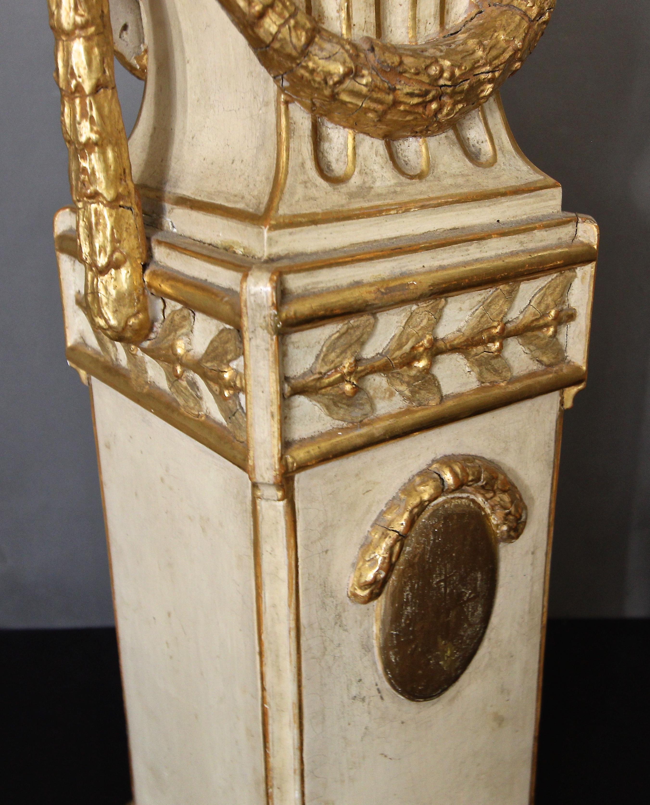 French Gilt Wood Rams Head Paw Feet Table Lamp For Sale 6