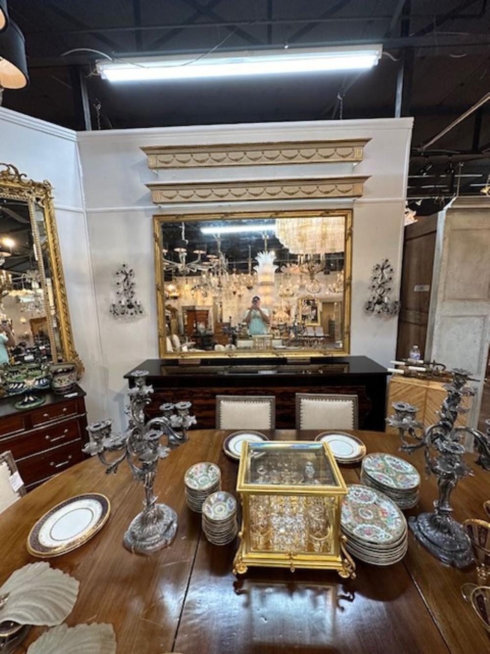 Miroir transitionnel français en bois doré en vente 2