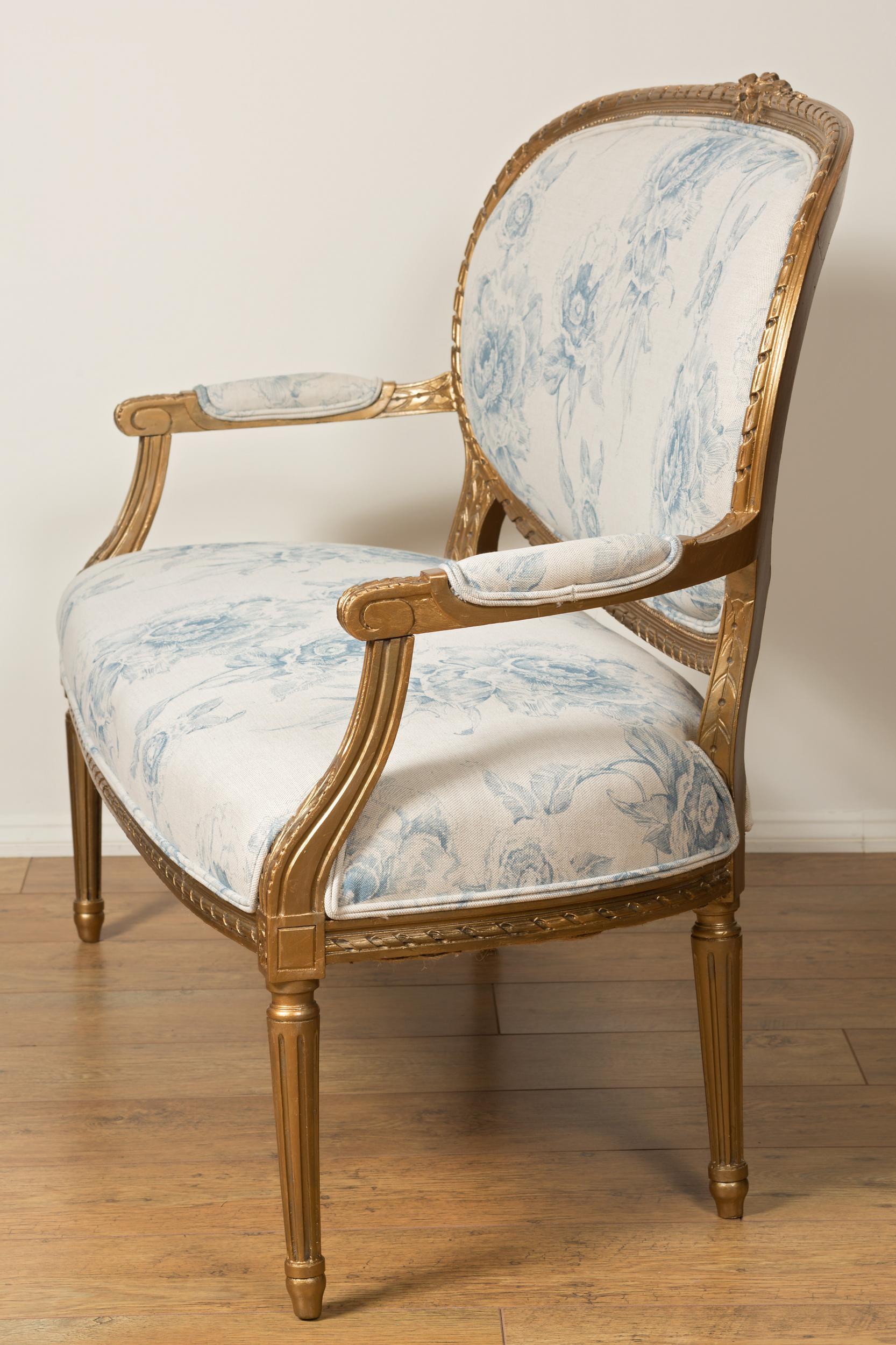 French Gilt Wood Two Seat Settee In Good Condition For Sale In Norwich, GB