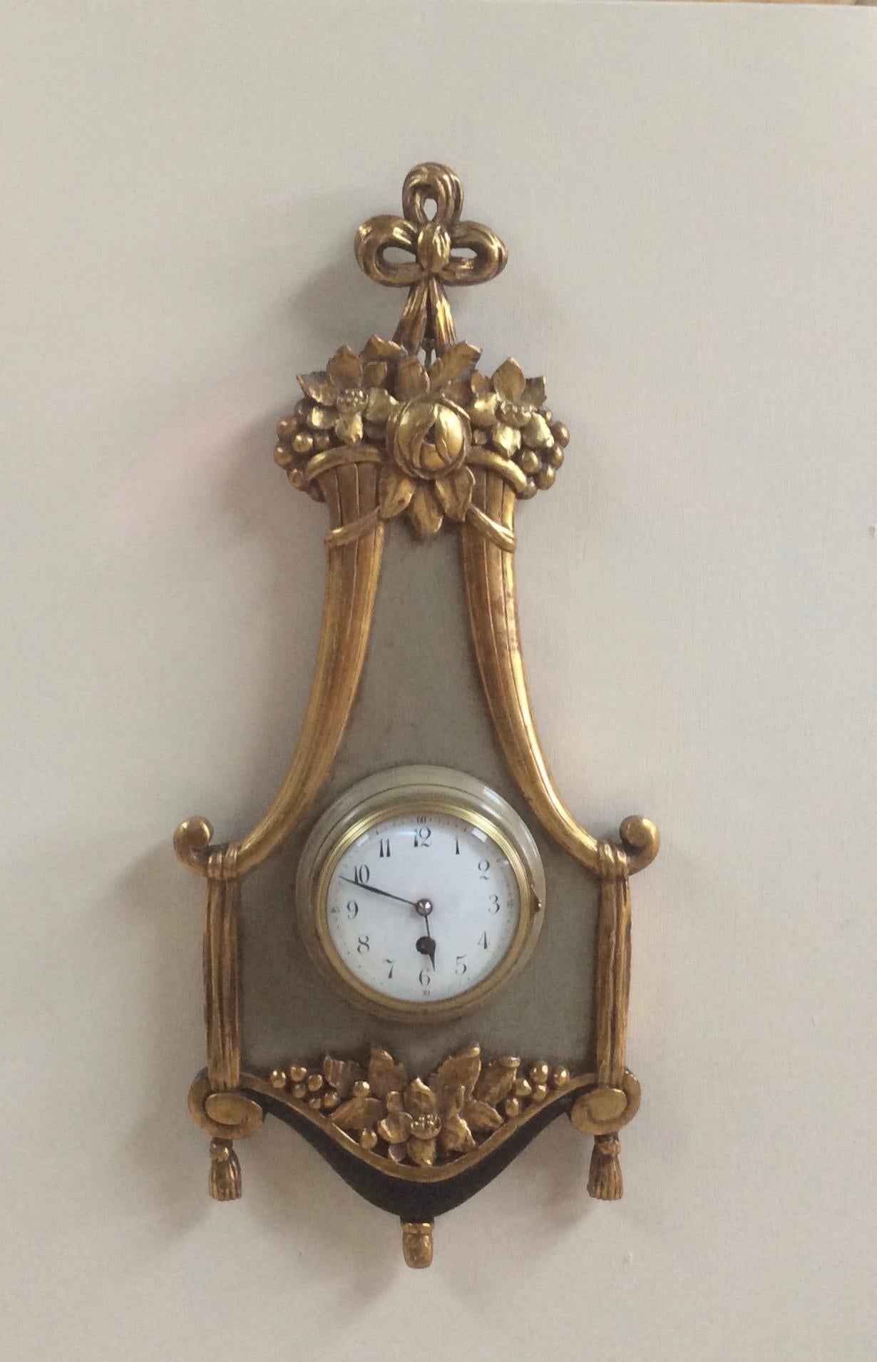 French Giltwood Wall Clock In Good Condition For Sale In Norwich, GB