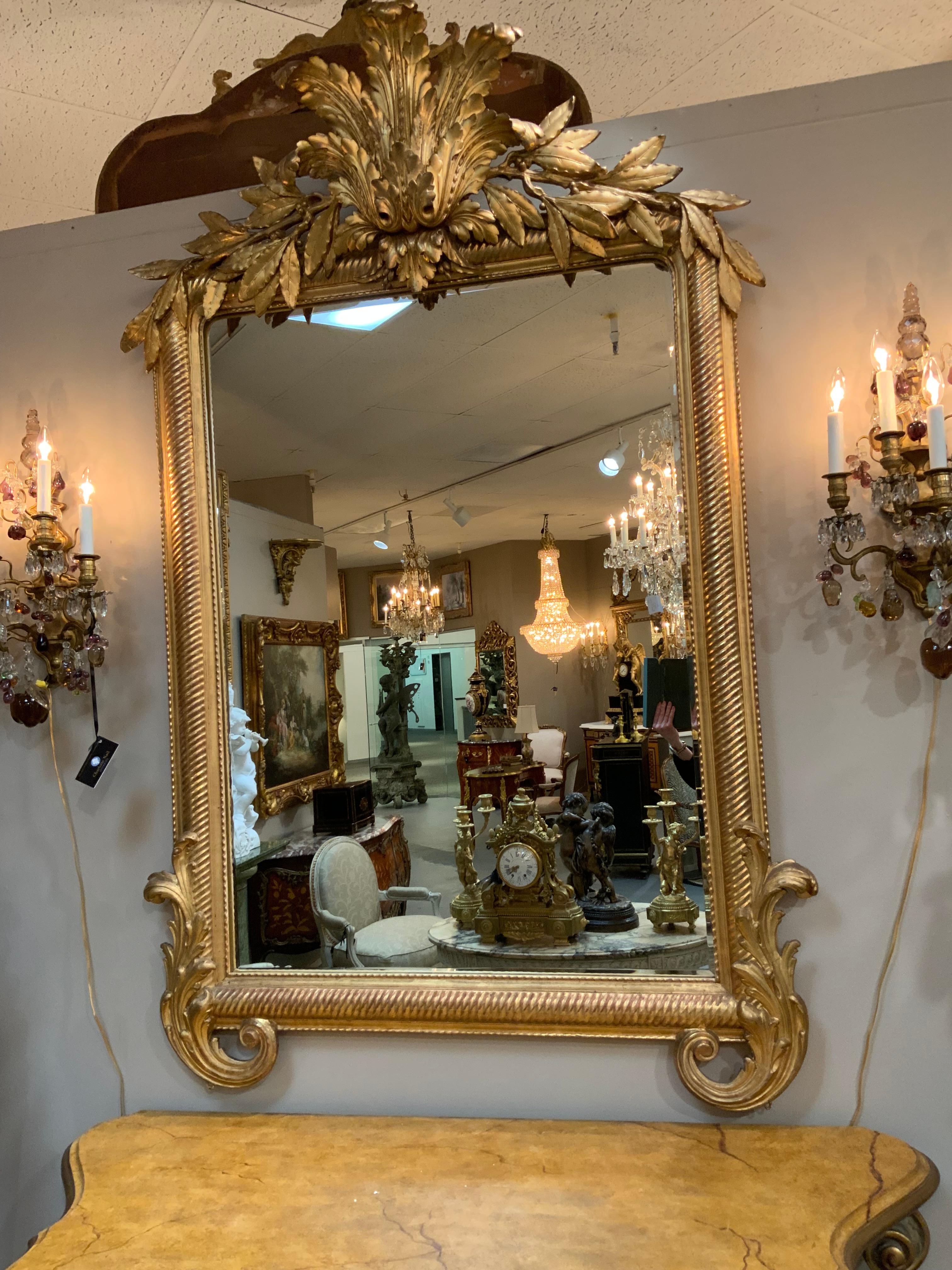 Specchio smussato francese in legno dorato del XIX secolo in vendita 5