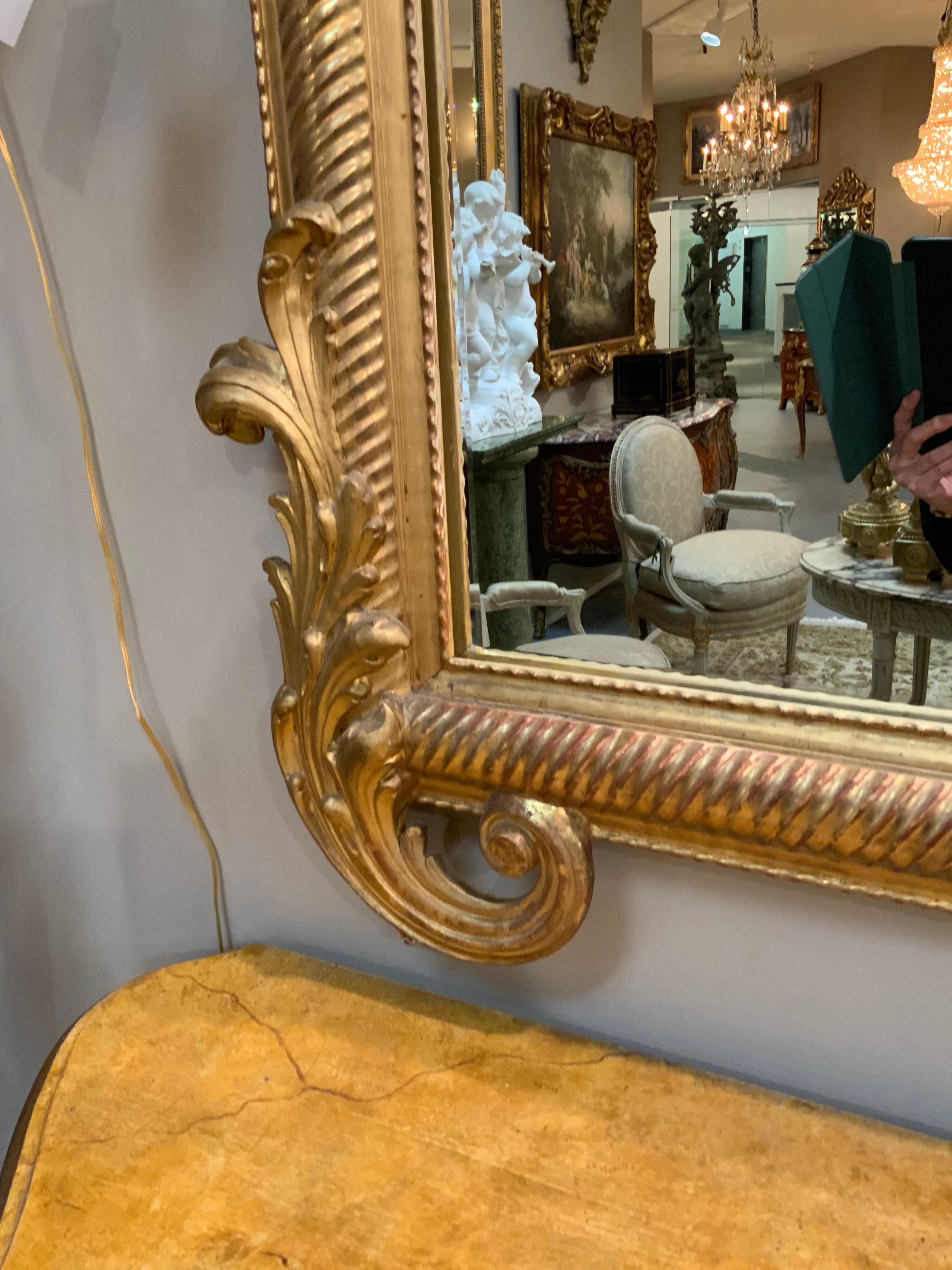 Specchio smussato francese in legno dorato del XIX secolo in vendita 3