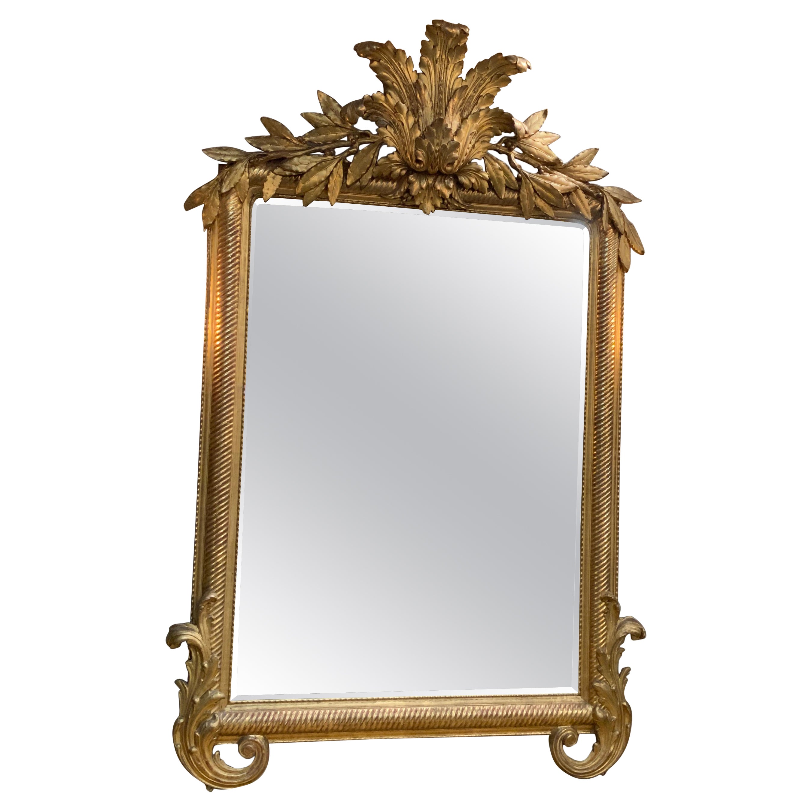 Specchio smussato francese in legno dorato del XIX secolo