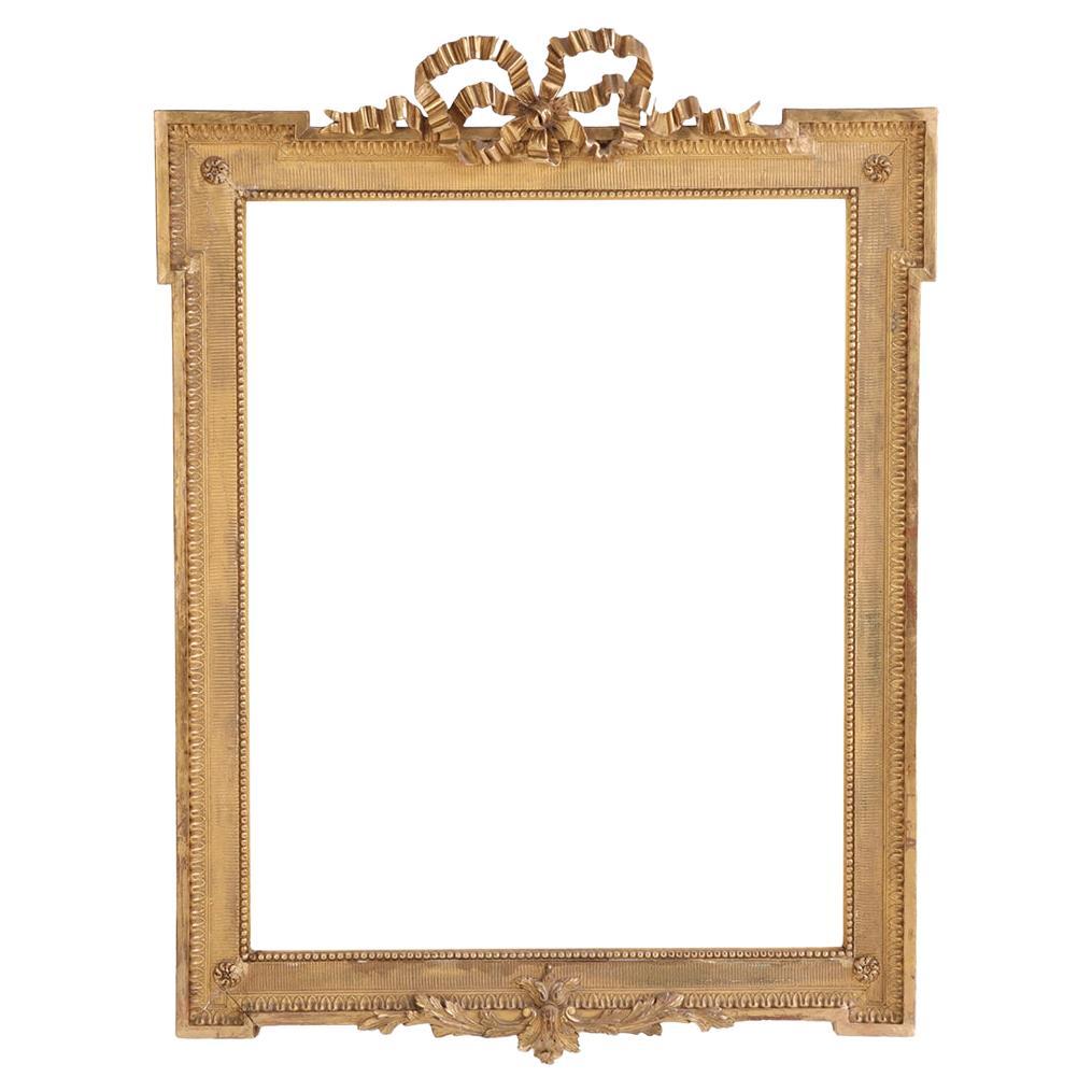 Französisch Giltwood und Gesso Rahmen mit Band Crest, C. 1900. im Angebot