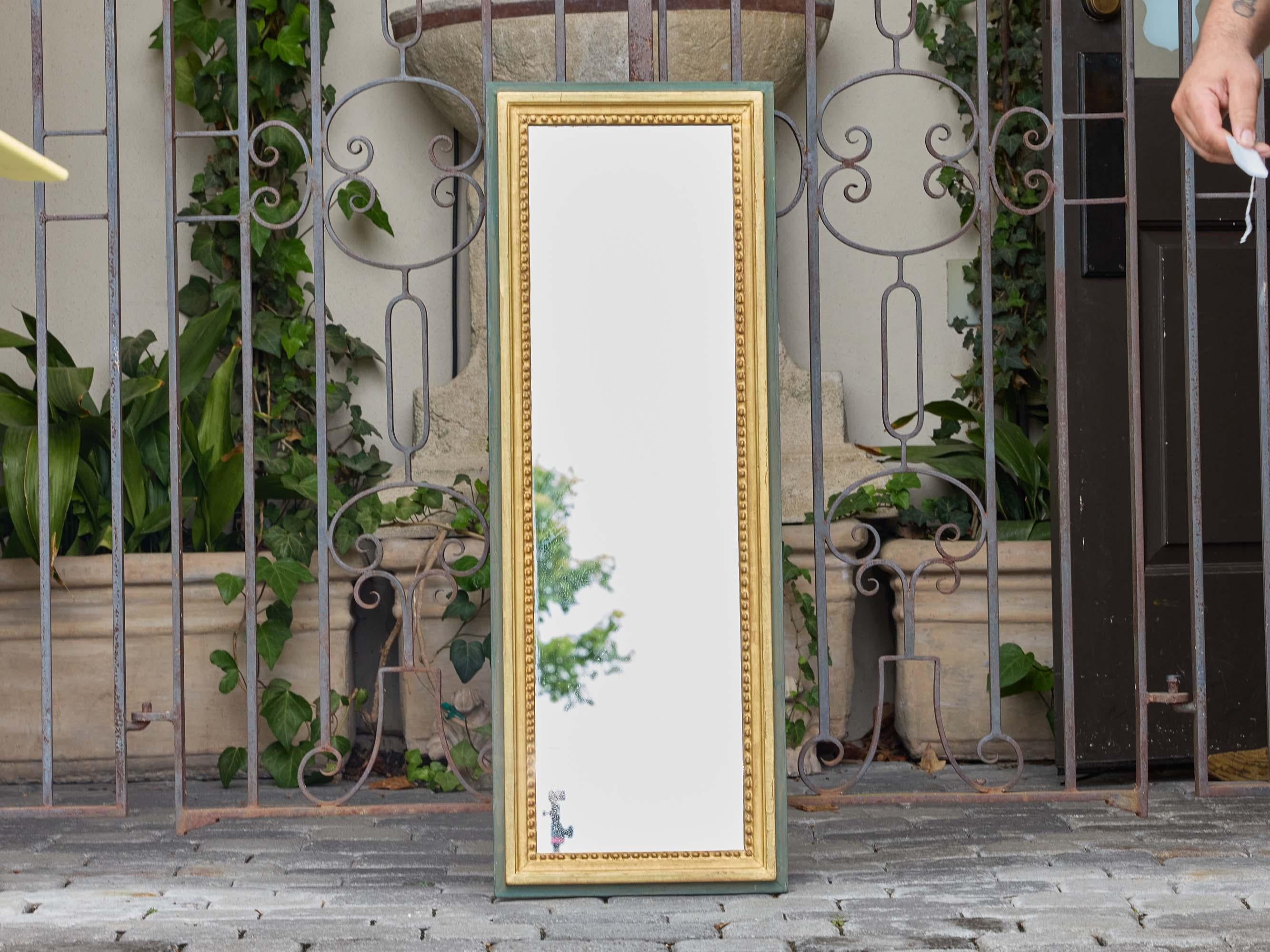 Miroir de mariage en bois doré et peint en vert avec cadre perlé, circa 1920 en vente 3