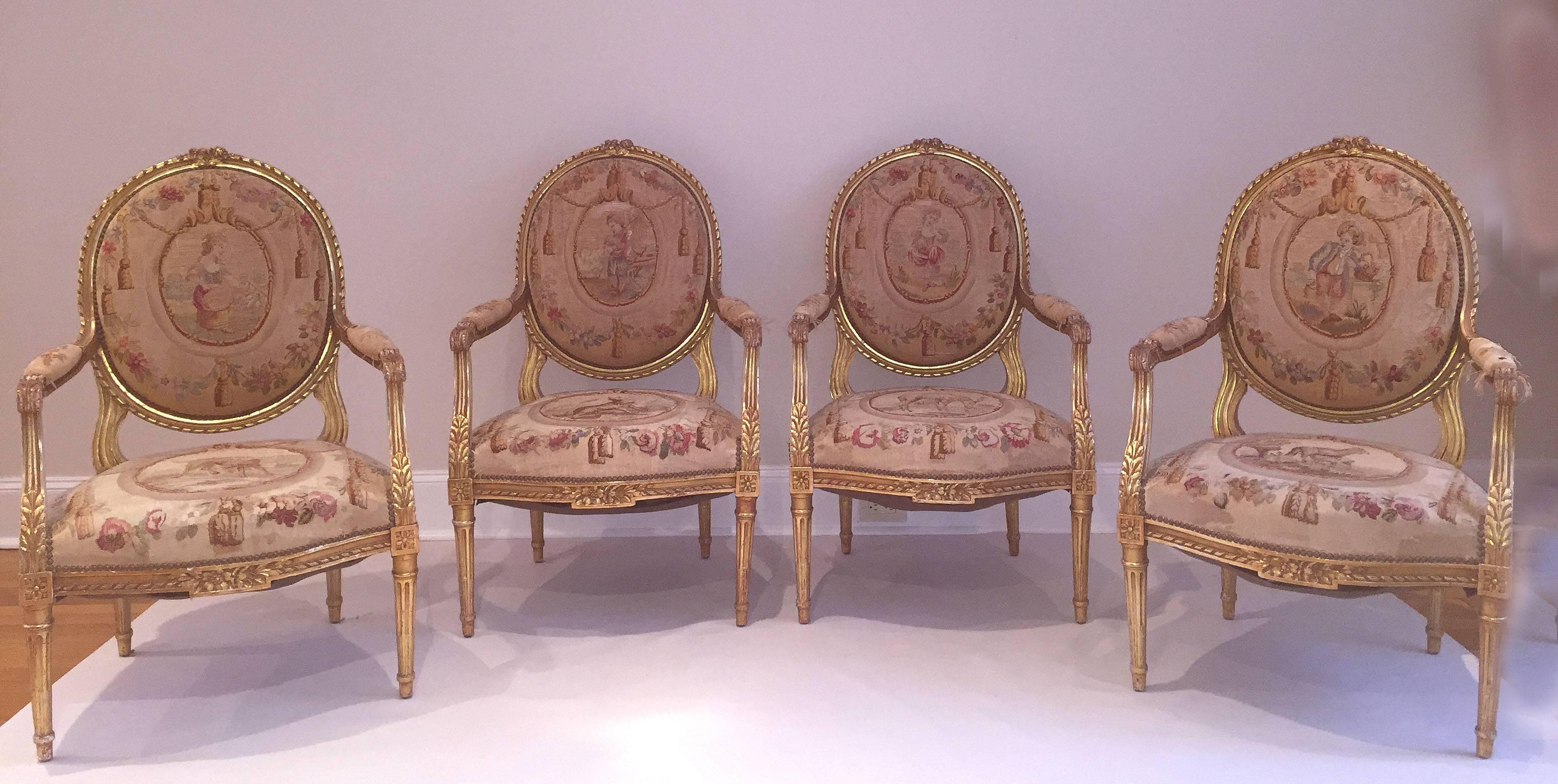 Laine Suite de salon à cinq pièces en bois doré et tapisserie de style Louis XVI, vers 1890 en vente