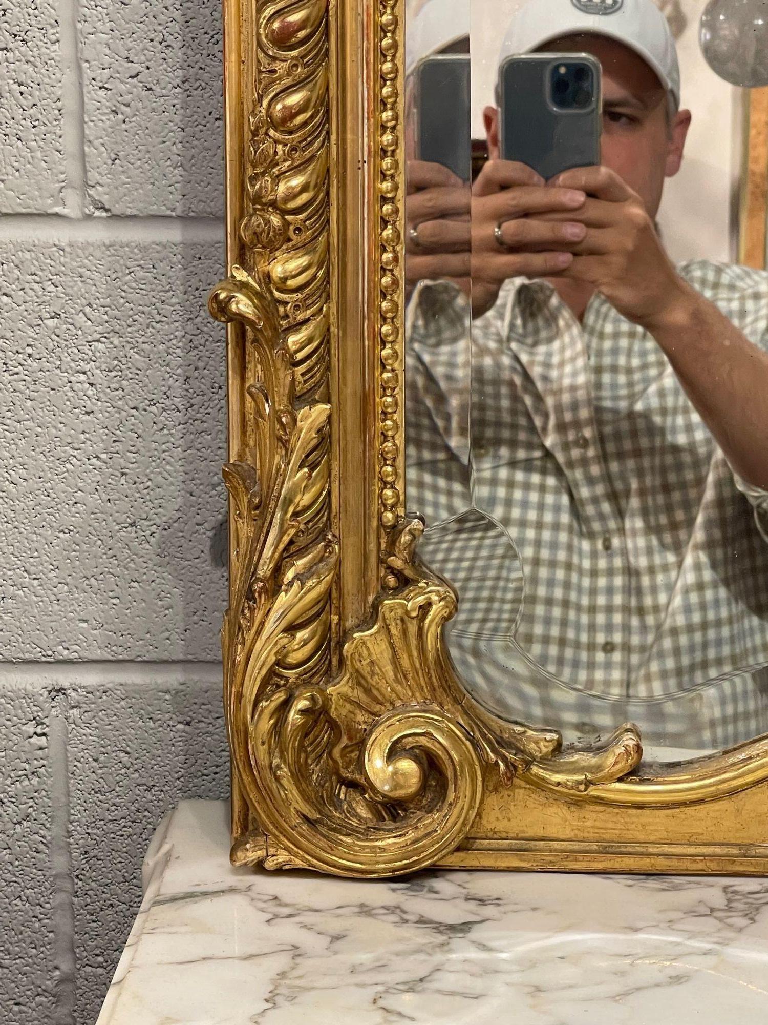 French Giltwood Arch Top Mirror In Good Condition For Sale In Dallas, TX