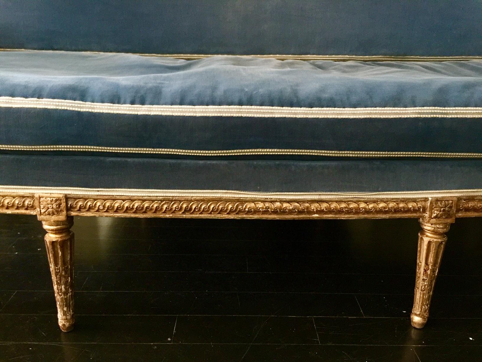 French Giltwood Canapé Attributed to Georges Jacob For Sale 4