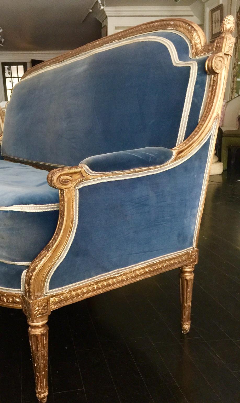 French Giltwood Canapé Attributed to Georges Jacob In Good Condition For Sale In Montreal, Quebec