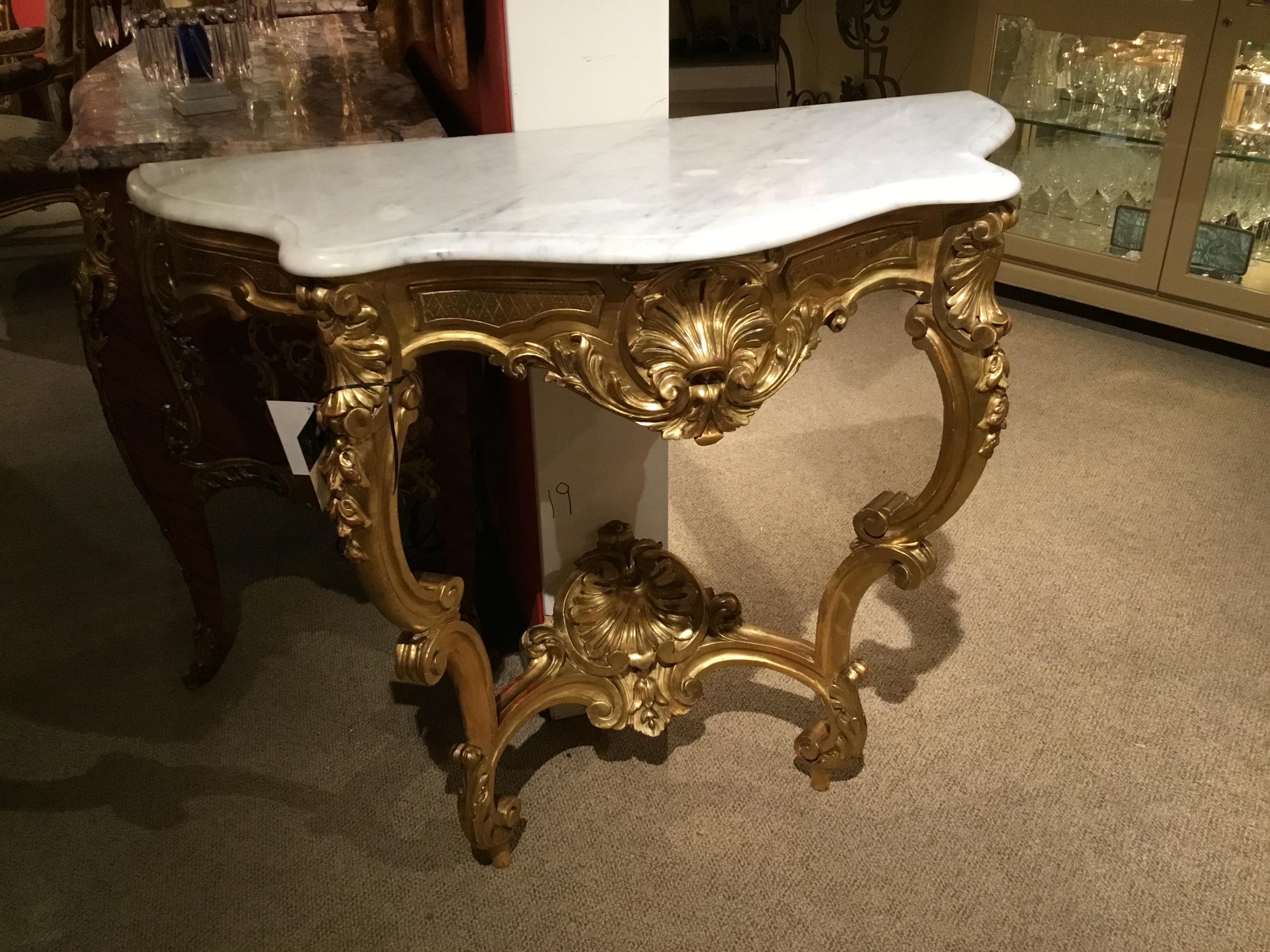 French Giltwood Console with White Marble Top Having Pale Gray Veining, Carved For Sale 5