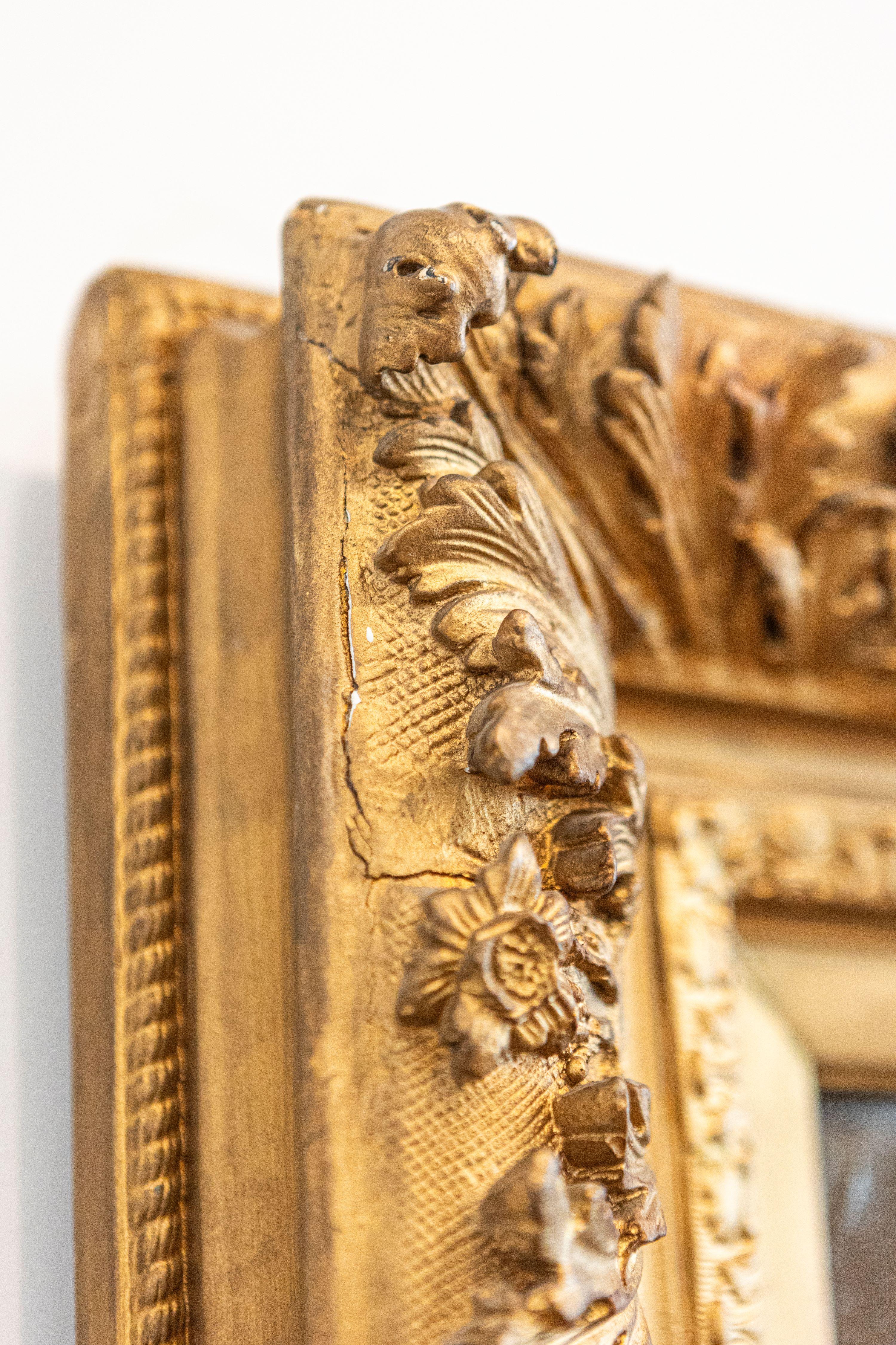 XIXe siècle Huile sur toile du 19ème siècle encadrée de bois doré représentant des fruits en vente