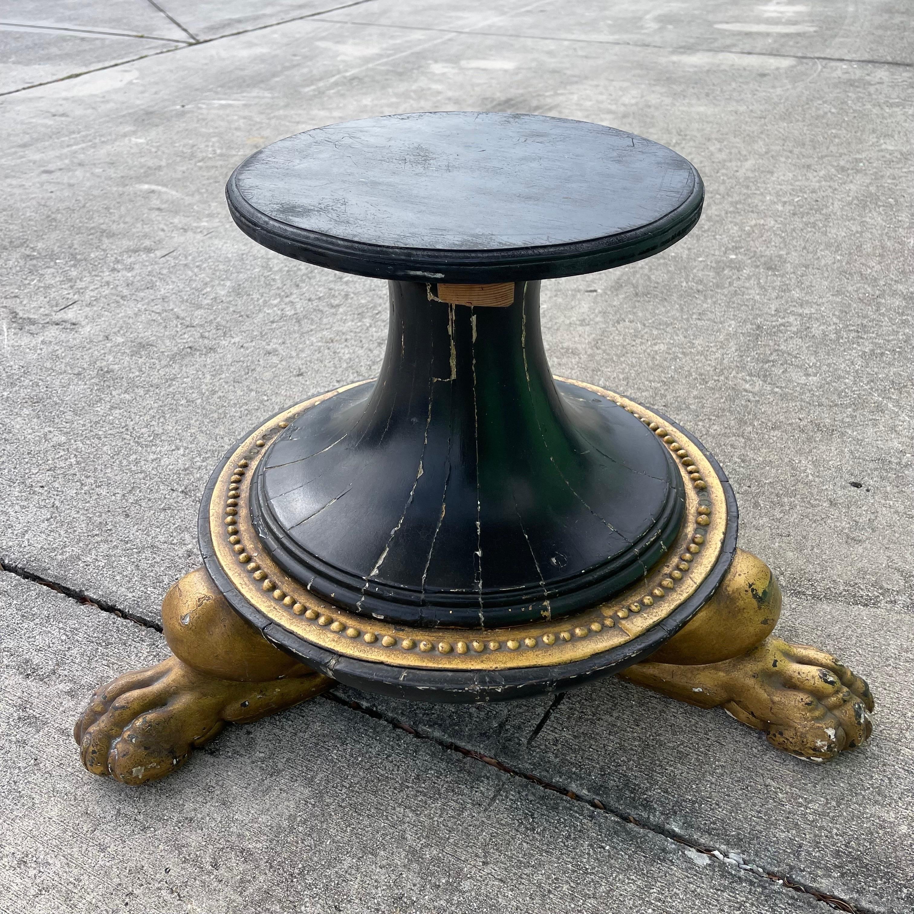 French Giltwood Lions Paw Foot Carved Gilded Wood Tripod Coffee Table 8