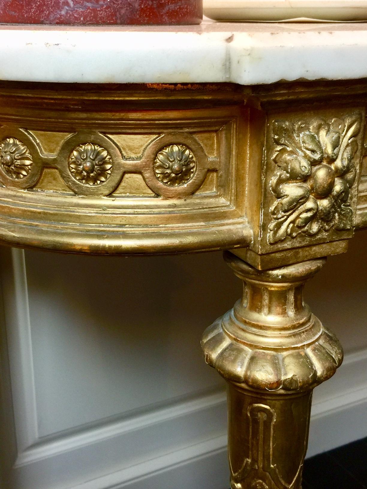 French Giltwood Louis XVI Style Console Table with Marble Top, Neoclassical For Sale 1