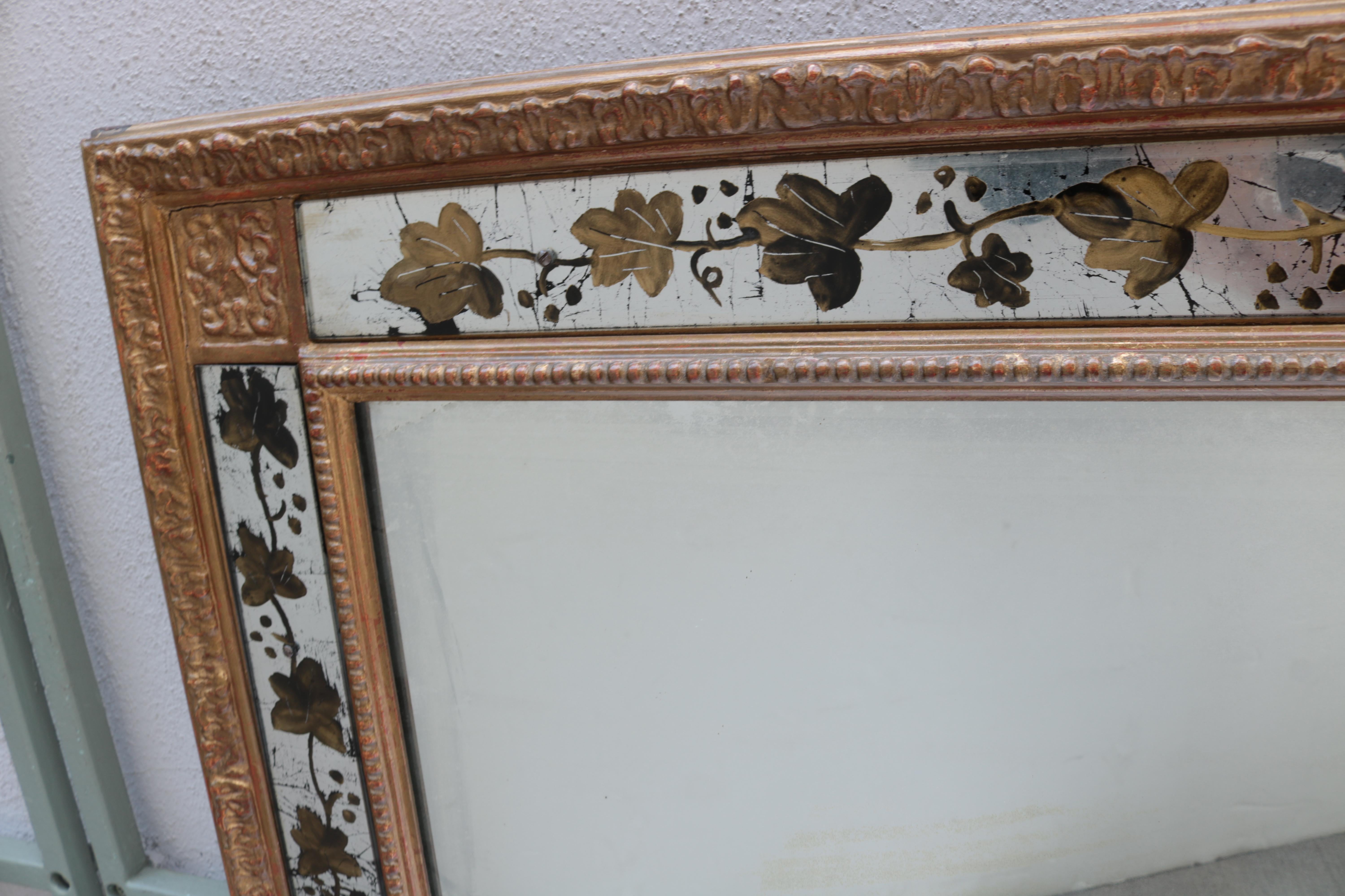 Moderne Miroir en bois doré français en vente