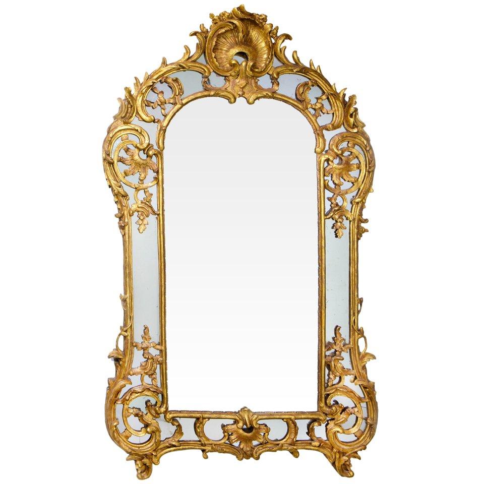 Miroir en bois doré français en vente