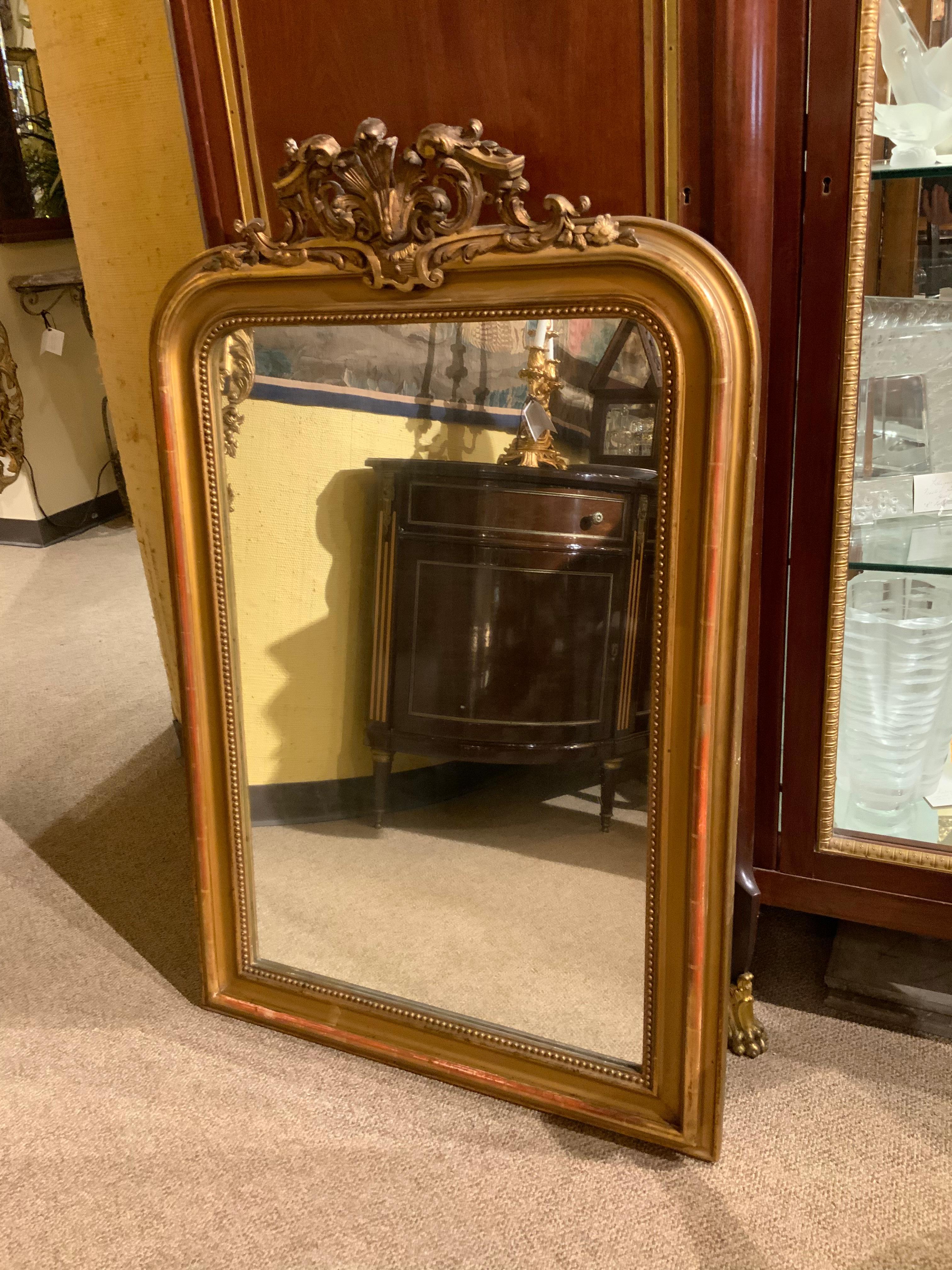 Francese Specchio francese in legno dorato in stile Louis Philippe in vendita