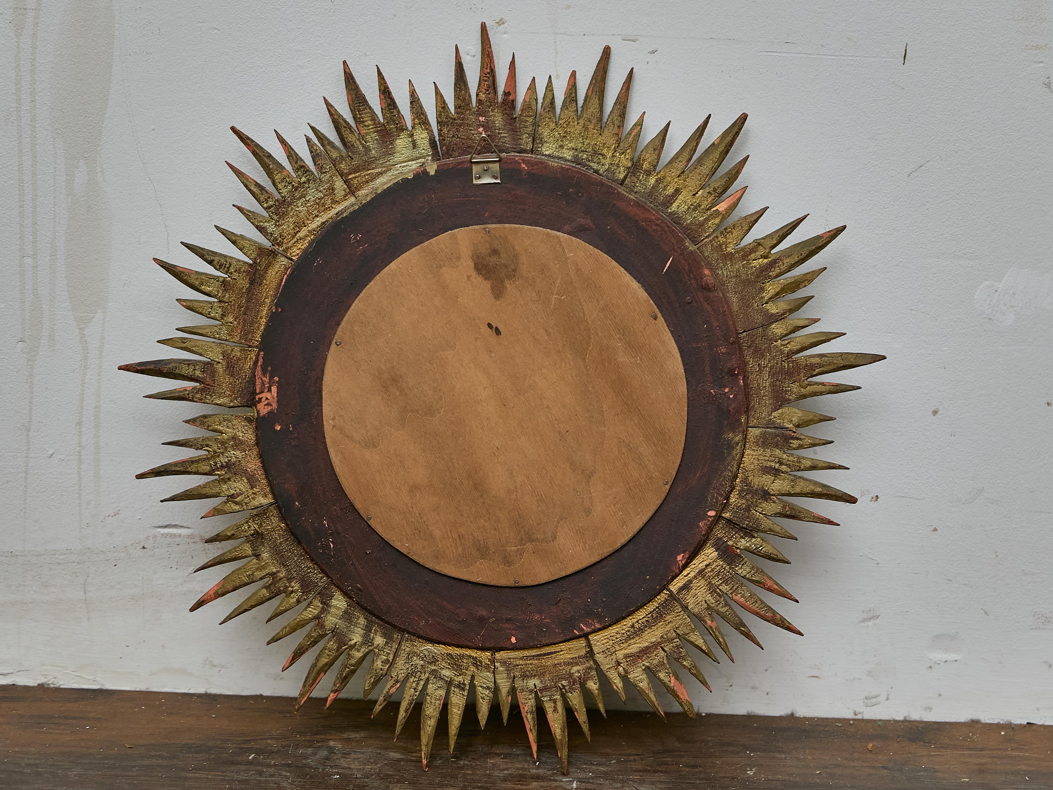 Specchio francese in legno dorato a raggiera con punte radianti, 1930 circa In condizioni buone in vendita a Atlanta, GA