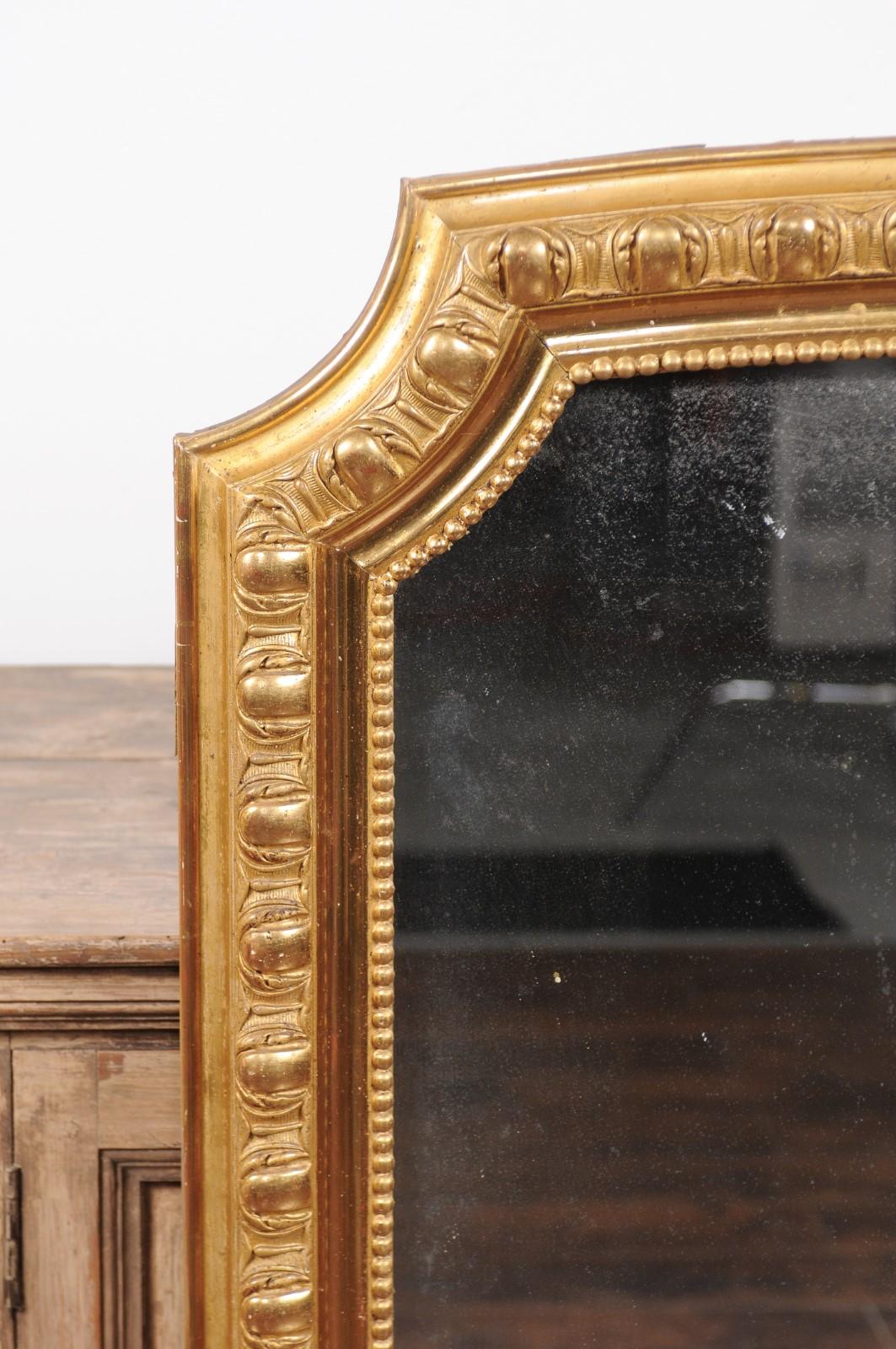 French Giltwood Wall Mirror with Carved Frame and Beaded Motifs, circa 1900 7