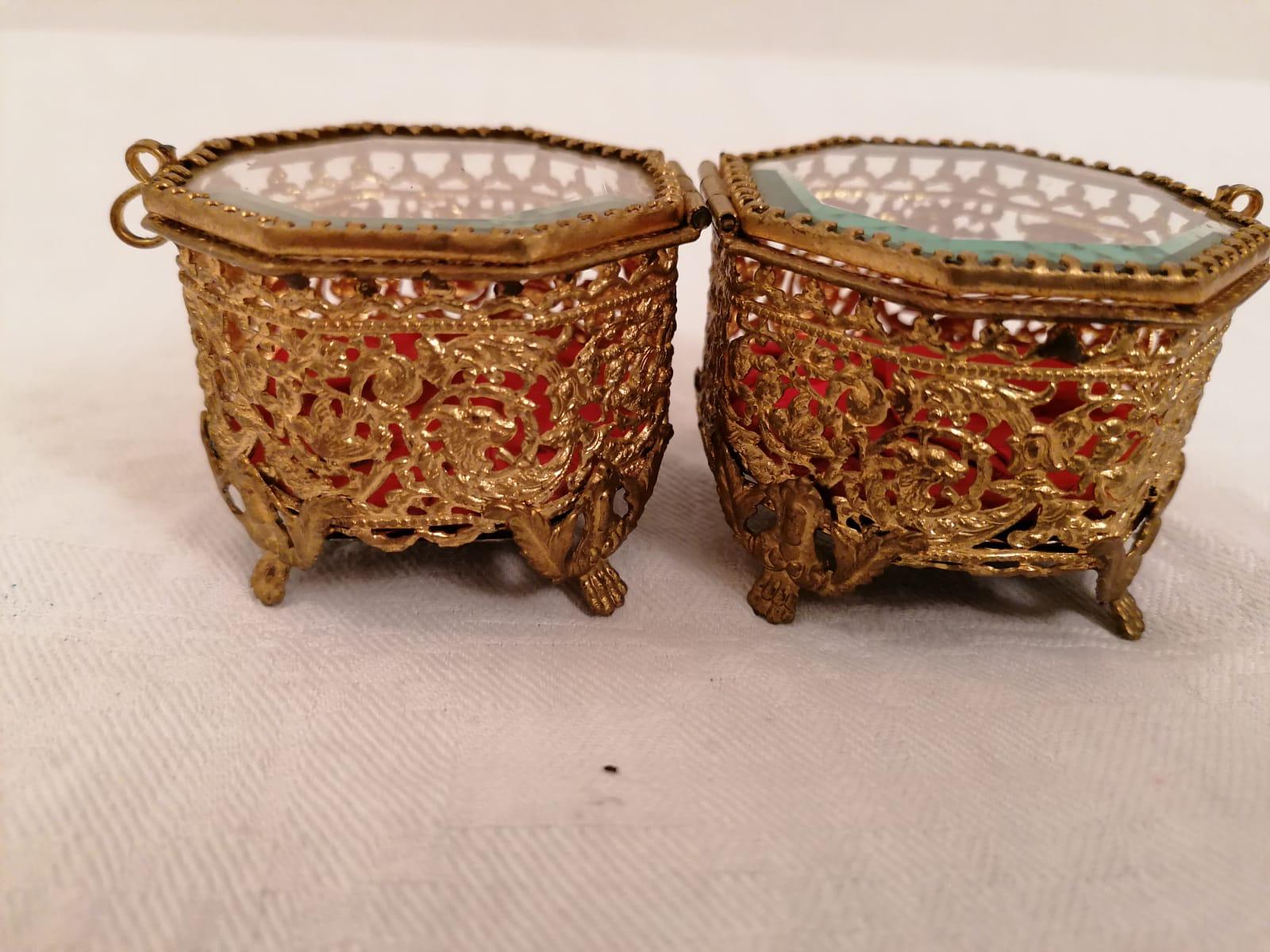 Glass and ormolu-mounted octagonal casket. Made in France in the 1860s.
Perfect original condition with a lovely patina.
Set of two.