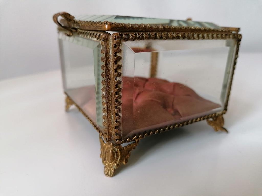 Glass and ormolu-mounted rectangular casket. Made in France in the 1860s.
Perfect original condition with a lovely patina.