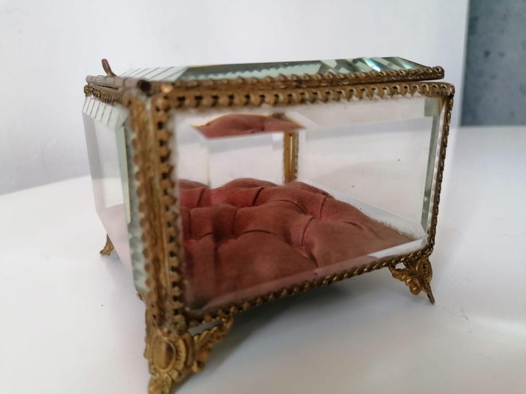 Mid-19th Century French Glass and Ormolu Wedding Casket, circa 1860 For Sale