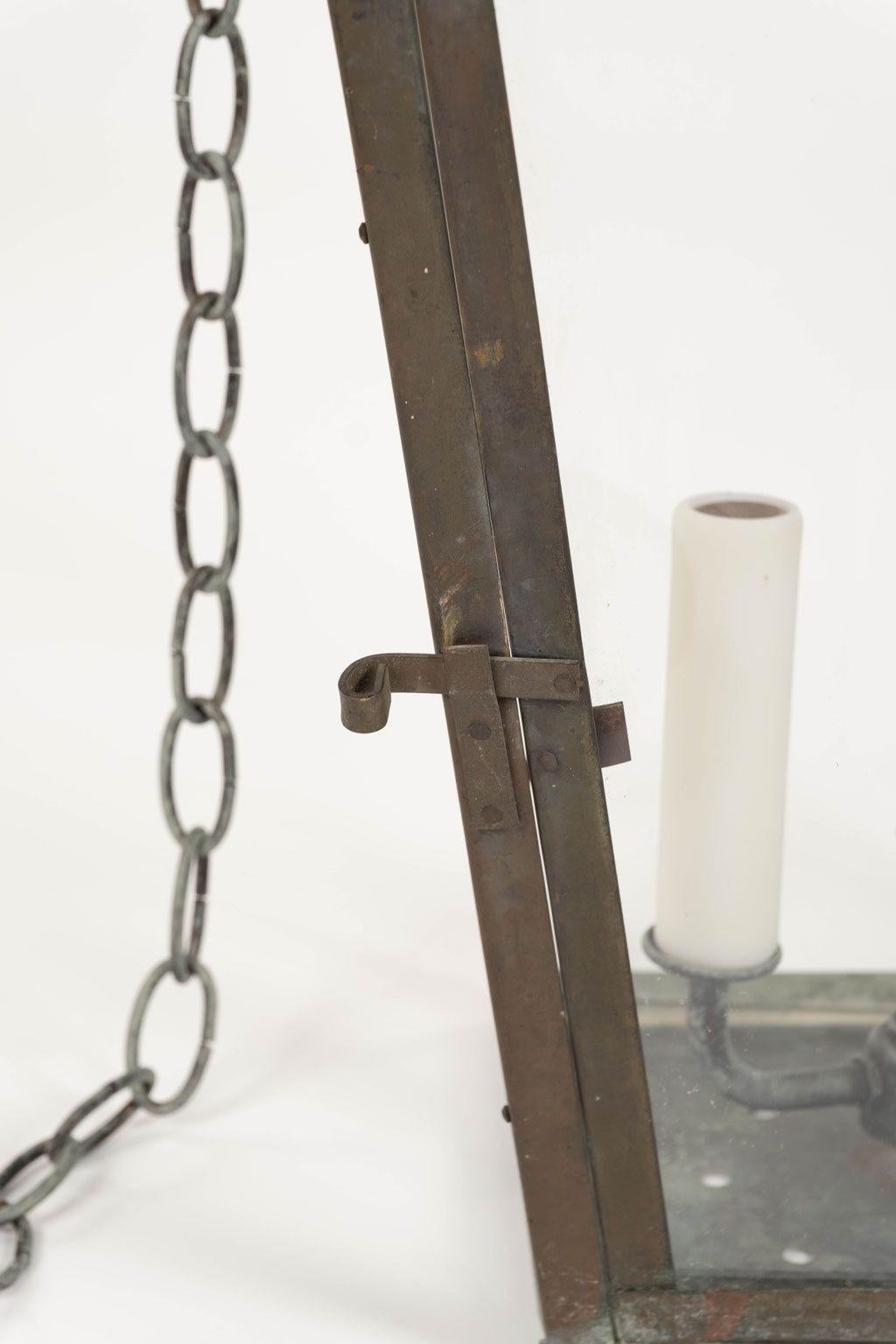 Französische glasgetäfelte Verdigrisgrün- und Kupferlaterne im Angebot 4