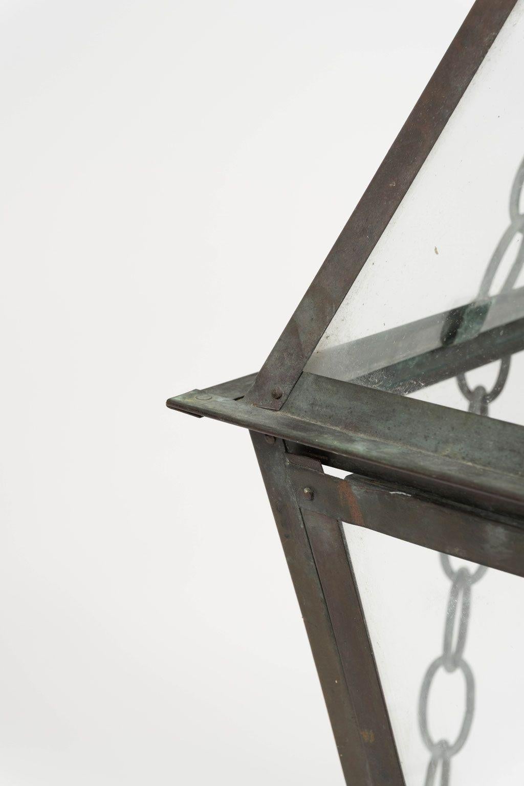 Französische glasgetäfelte Verdigrisgrün- und Kupferlaterne im Angebot 2