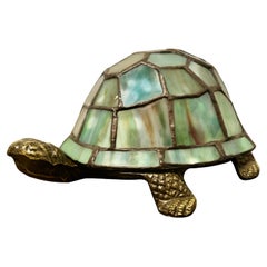 Lampe de style Tiffany en verre français en forme de tortue   