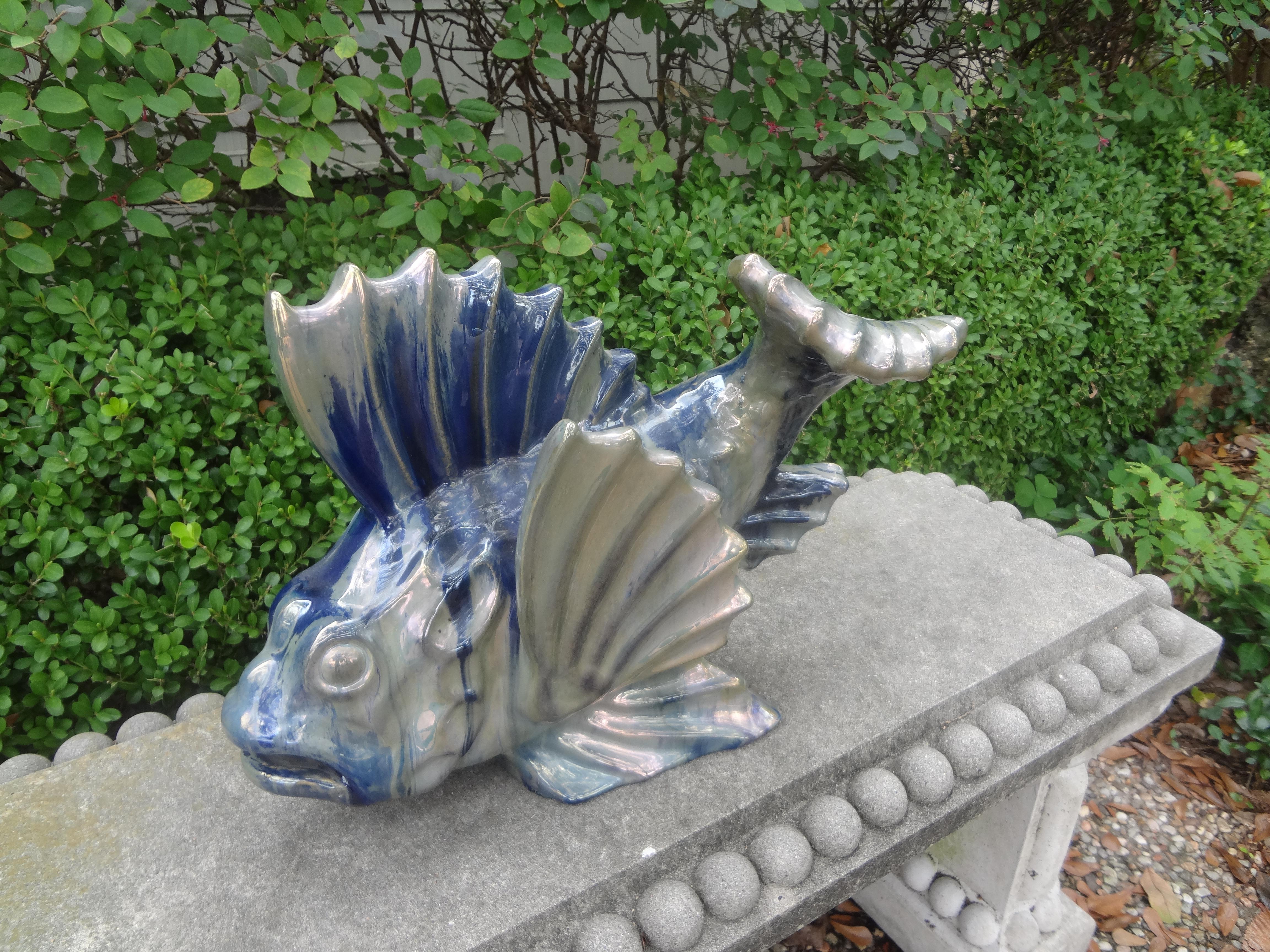 Début du 20ème siècle Sculpture de poisson en terre cuite émaillée française en vente