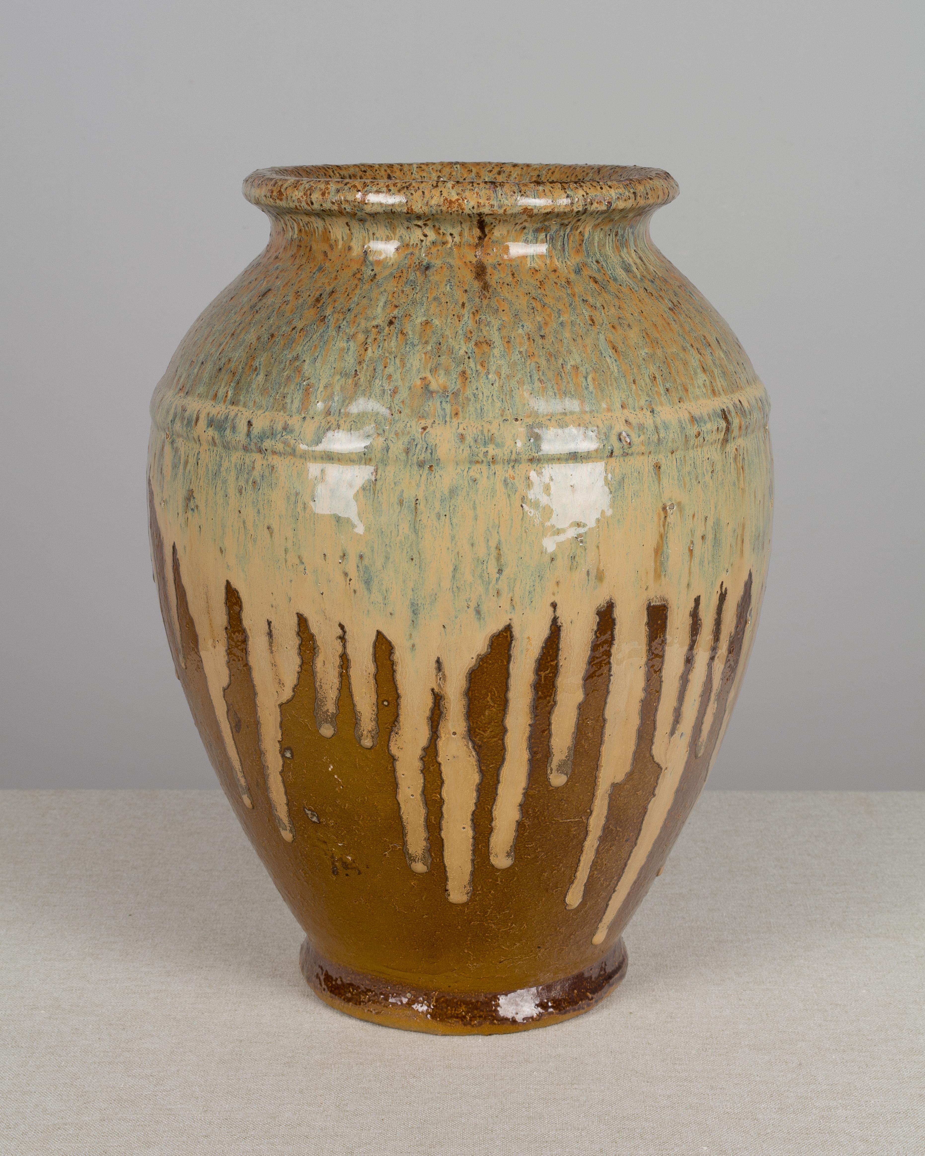 Französische glasierte Terrakotta-Keramik-Vase (Französische Provence)