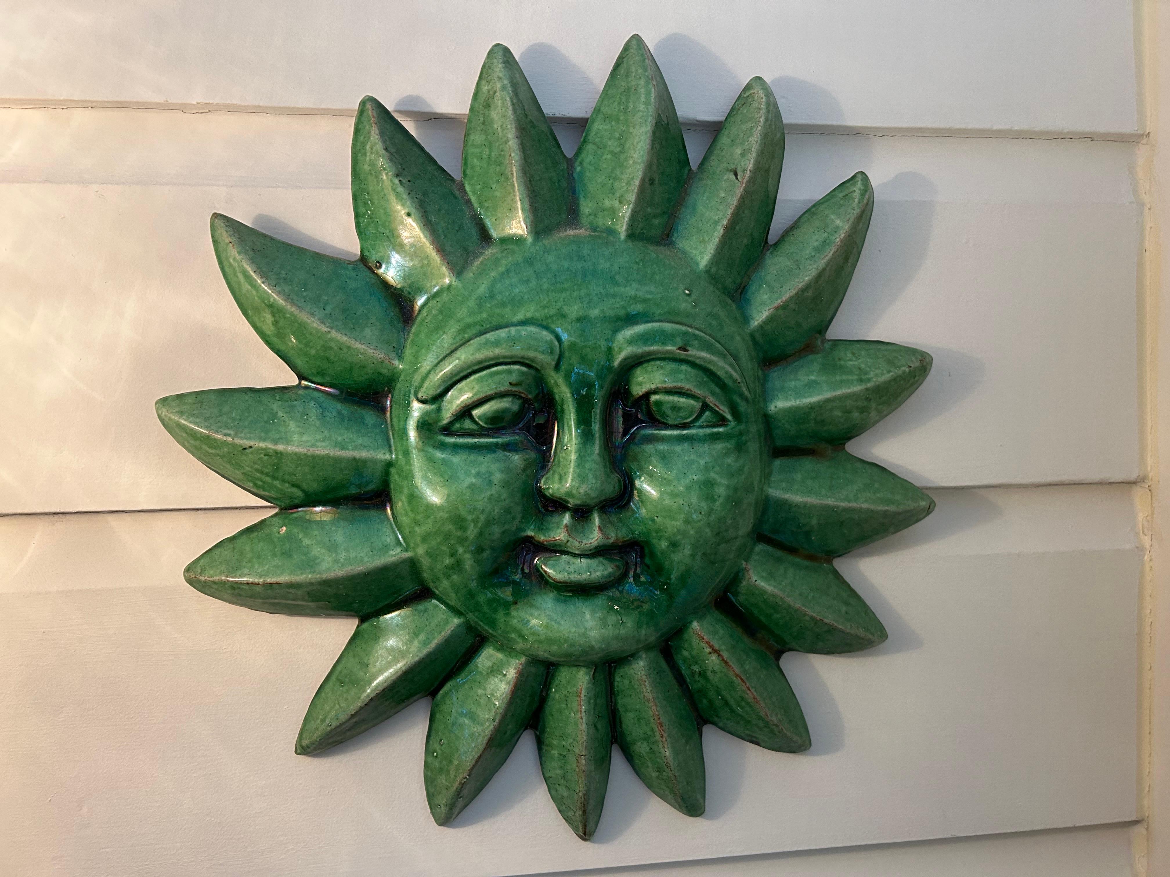 Terre cuite française ensoleillée d'Anduze.
Parfait comme sculpture murale autonome ou peut être groupé avec d'autres sculptures ou soleils muraux.
Peut être utilisé à l'intérieur ou à l'extérieur !
