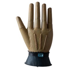 Geschäftsschild eines französischen Handschuhmachers, um 1940