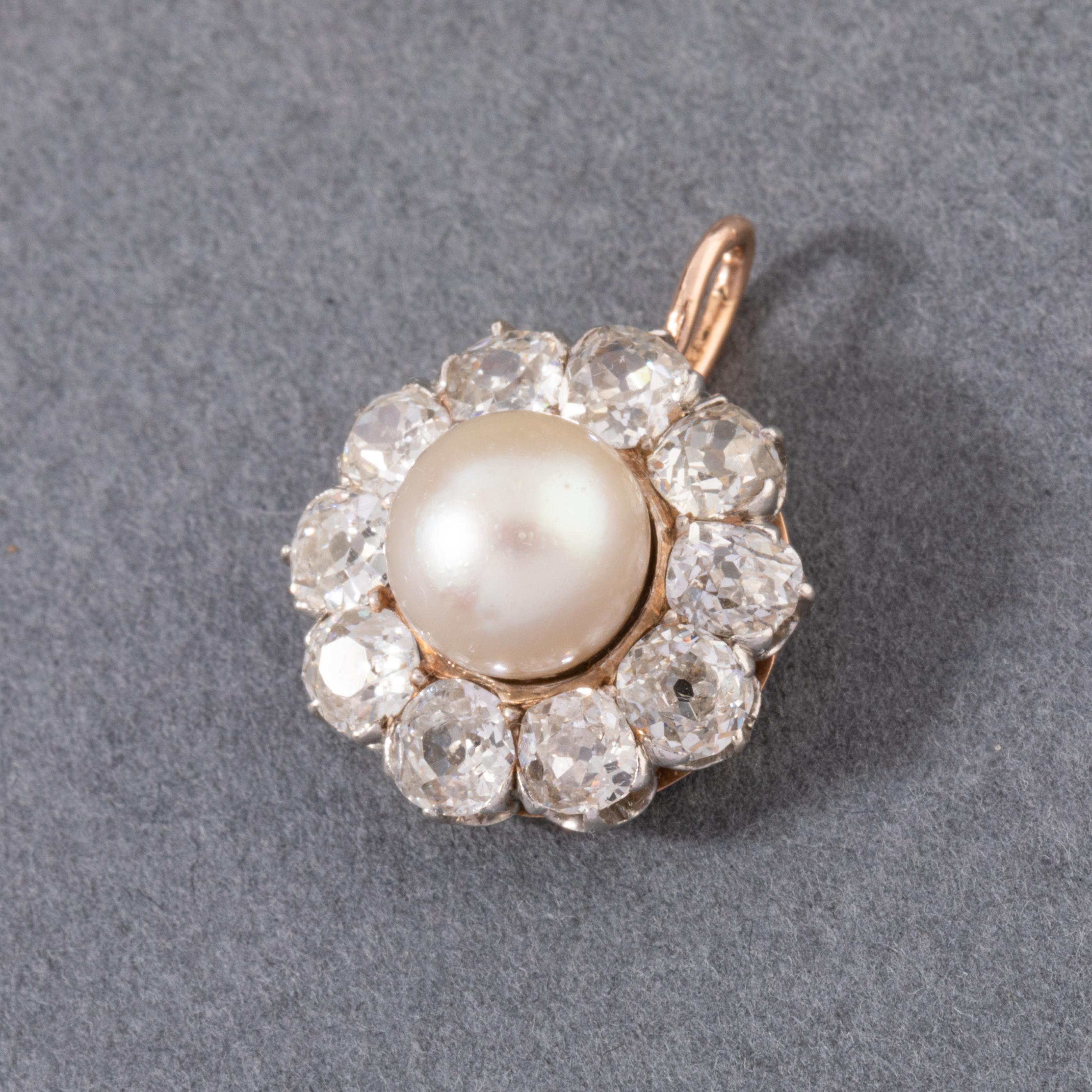 Belle Époque French Gold and 2 Carats Diamonds and Natural Pearl Antique Pendant For Sale