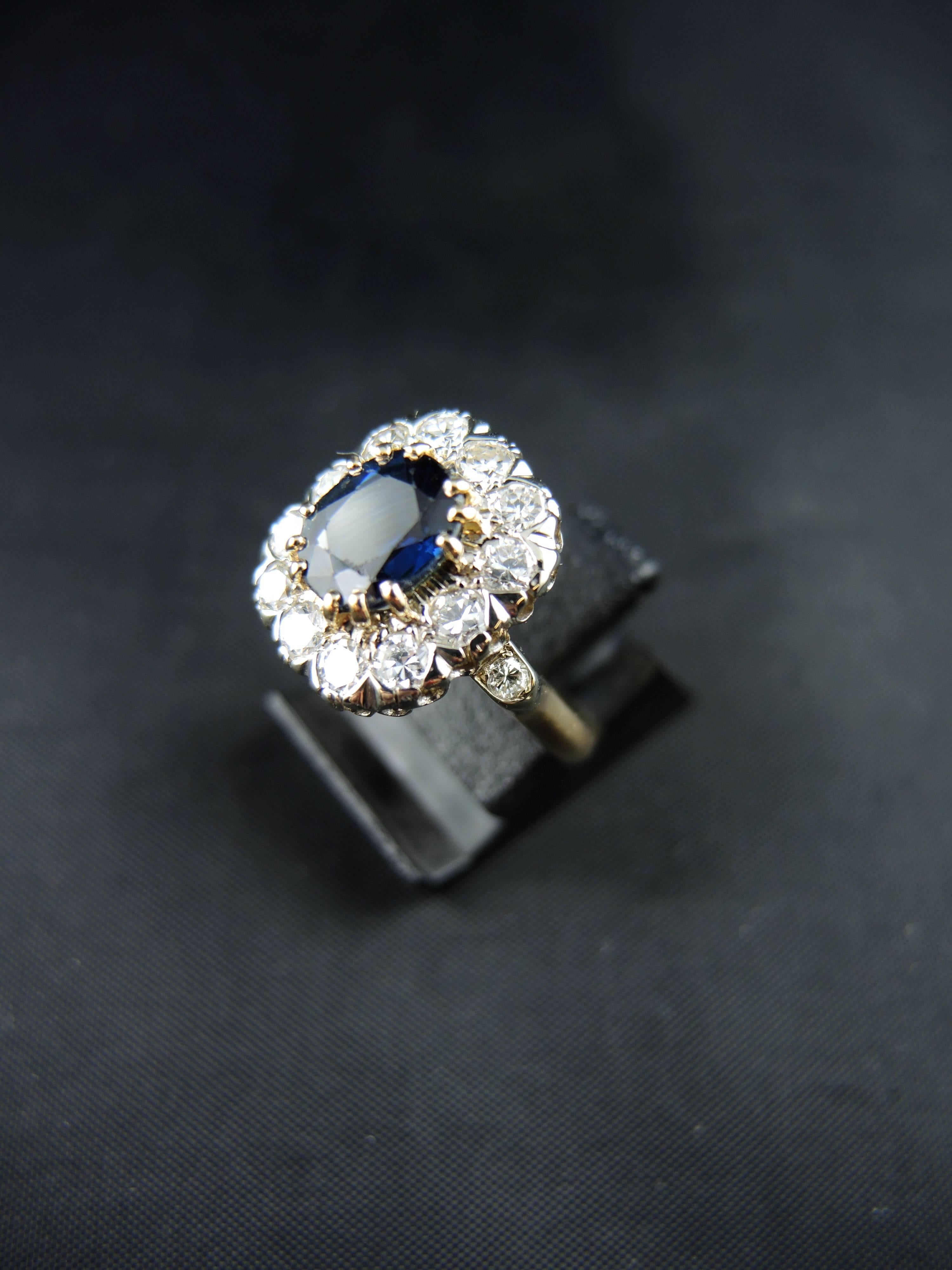 Women's French Gold Engagement Cluster Ring with Sapphire and Diamonds, circa 1980 For Sale